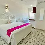 Paloma Del Mar (Adults Only)