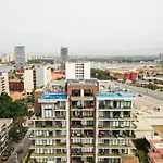 3 Adults Or 2 Adults Plus 2 Kids 1 Block From Ocean
