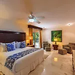 Residences By Grand Miramar
