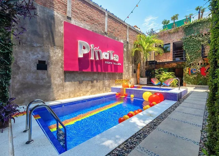 Piñata PV Gay Hotel