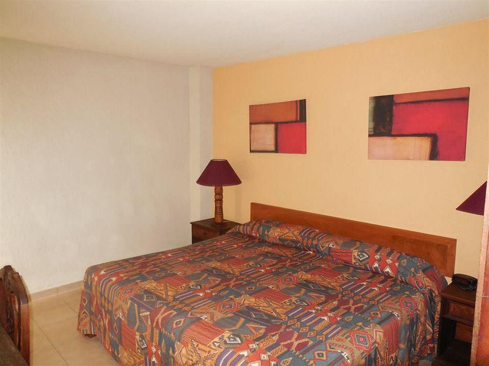 Hotel Torre De Oro 4*