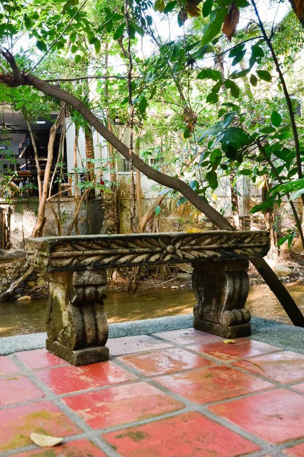 Garlands Del Rio Riverside Boutique Bed and breakfast 4*
