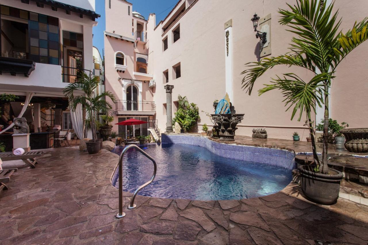 Garlands Del Rio Riverside Boutique Bed and breakfast
