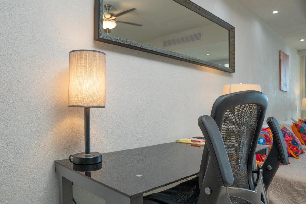Apartment Ocean Front Sleeps 4 Adults-grand Venetian T3000-1606