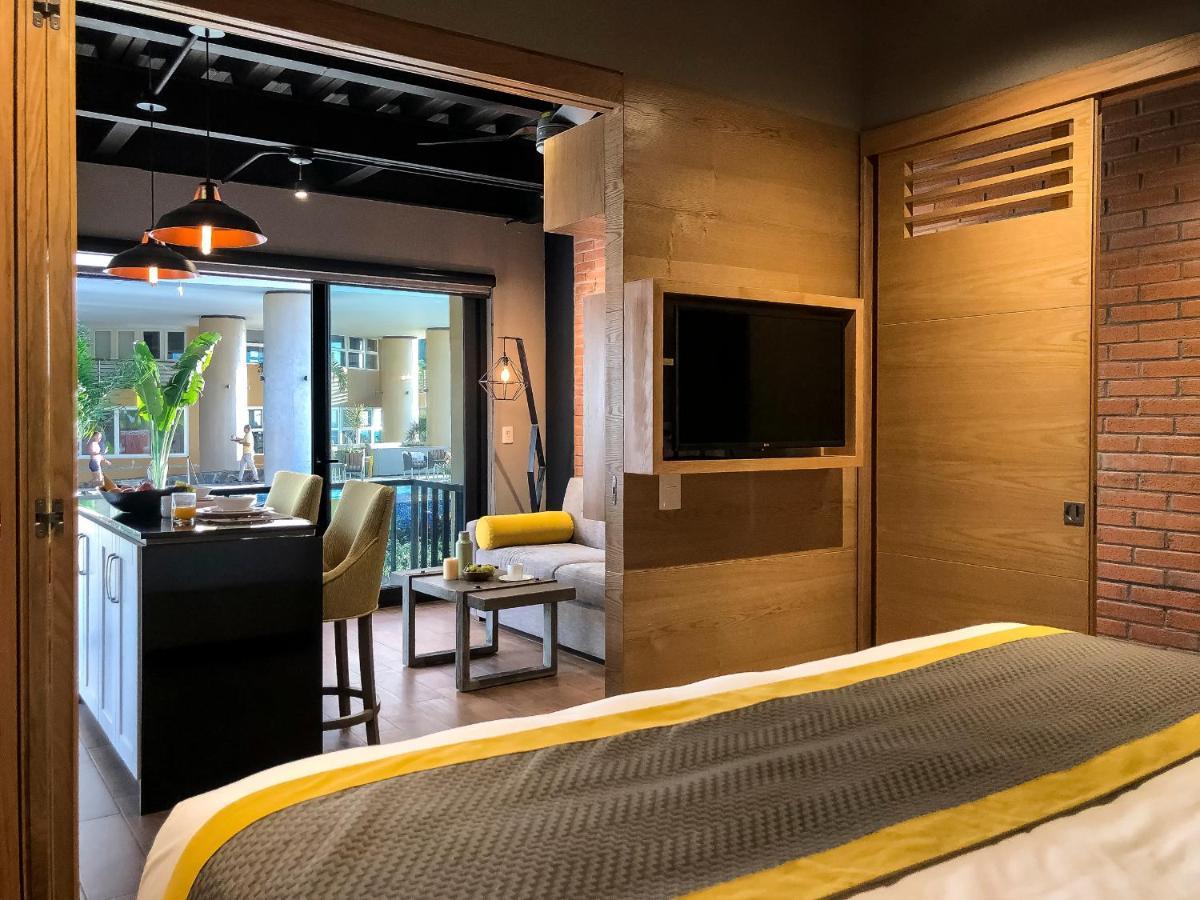 Pinnacle 179 - Adults Only Apartahotel 4*