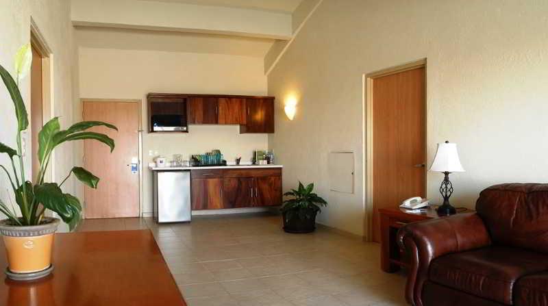 Inn Comfort Golfside & Marina
