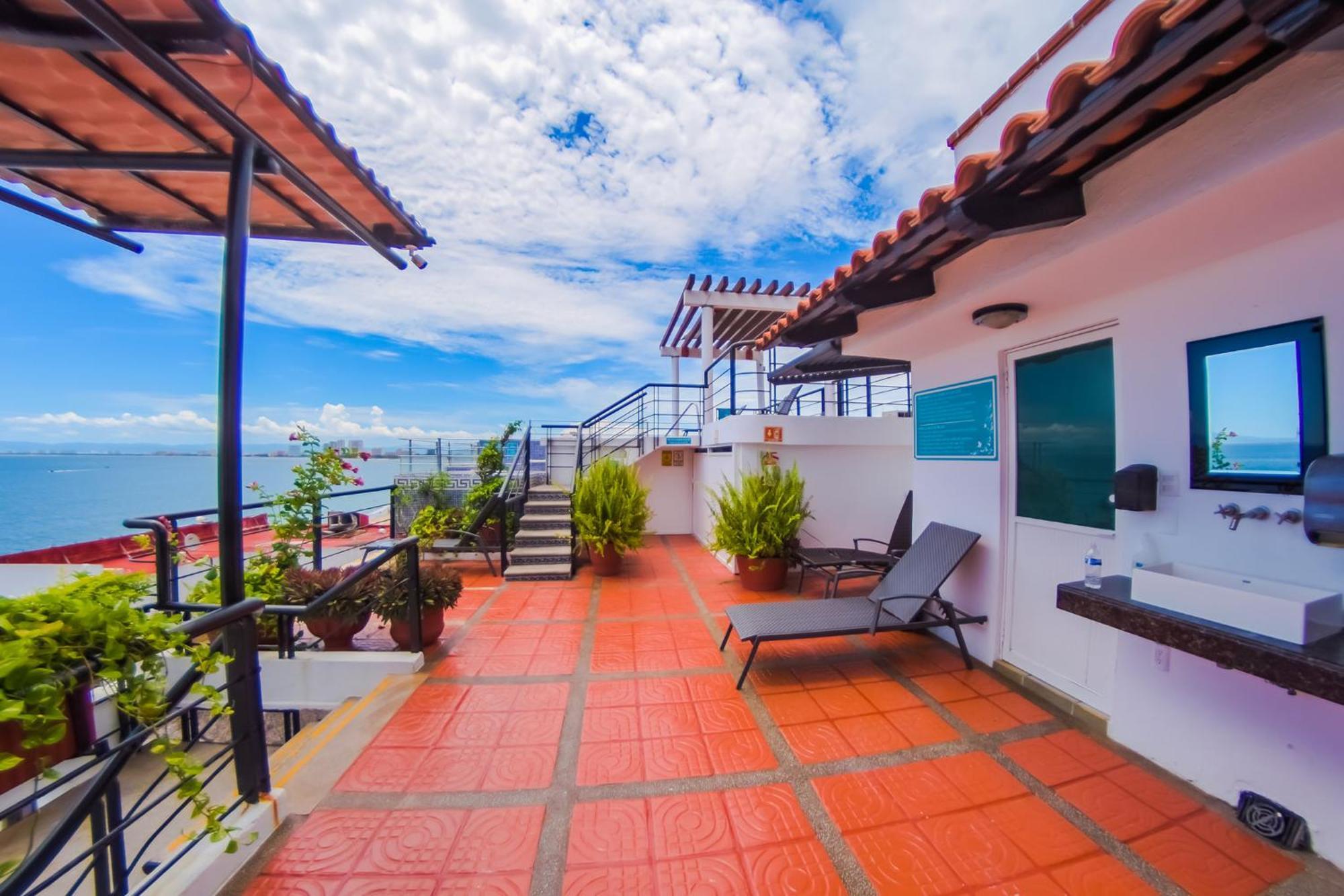 Nadia Hotel