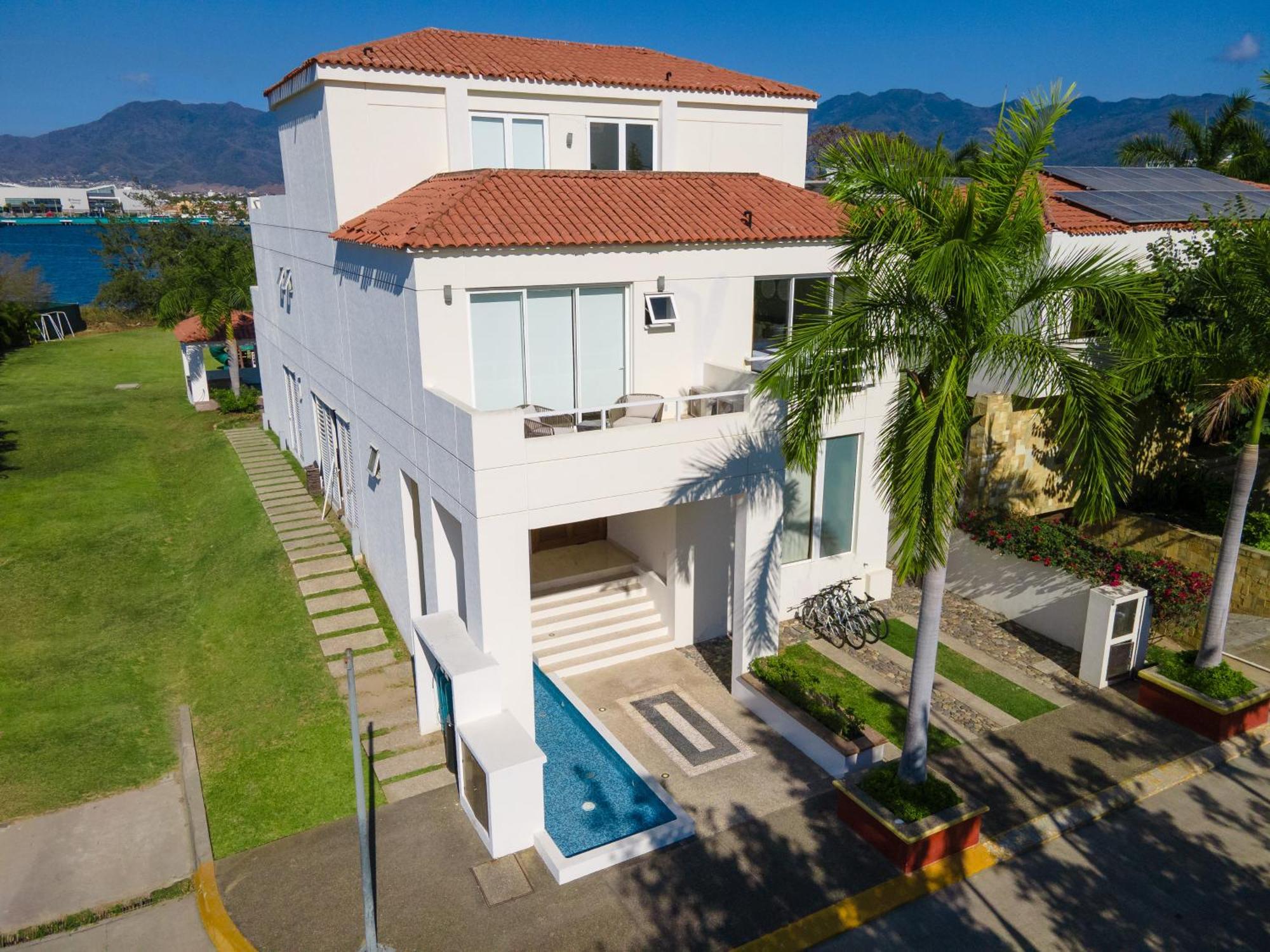 Capitalia - Tres Mares Residences & Marina Apartahotel *