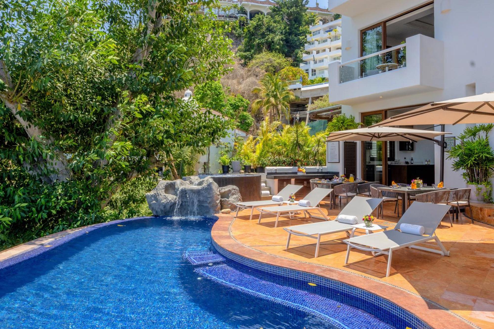 Divina Luxury Hotel 5*