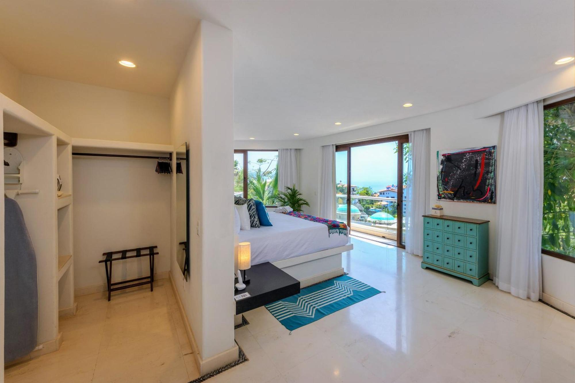 Divina Luxury Hotel