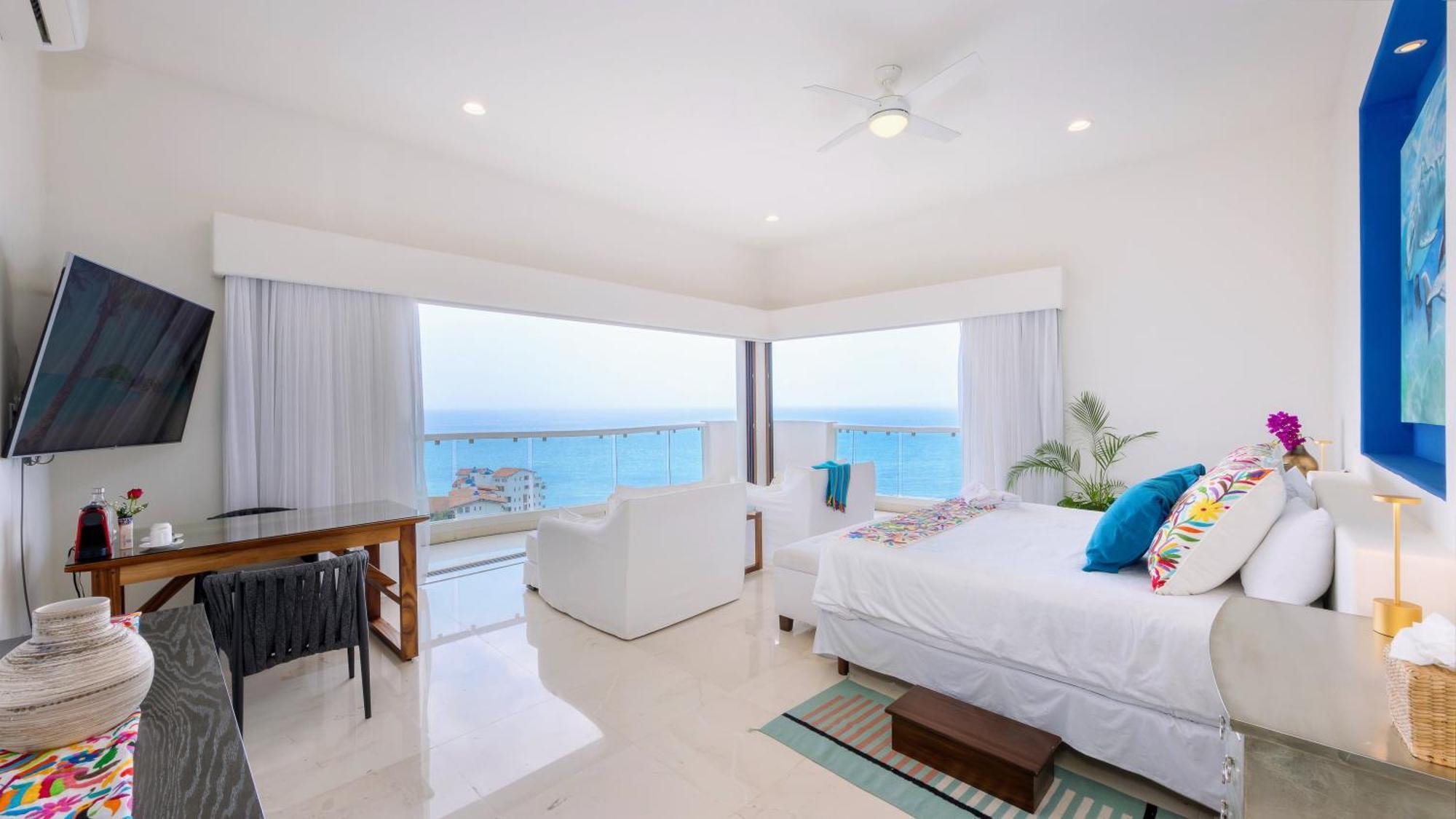 Divina Luxury Hotel 5*