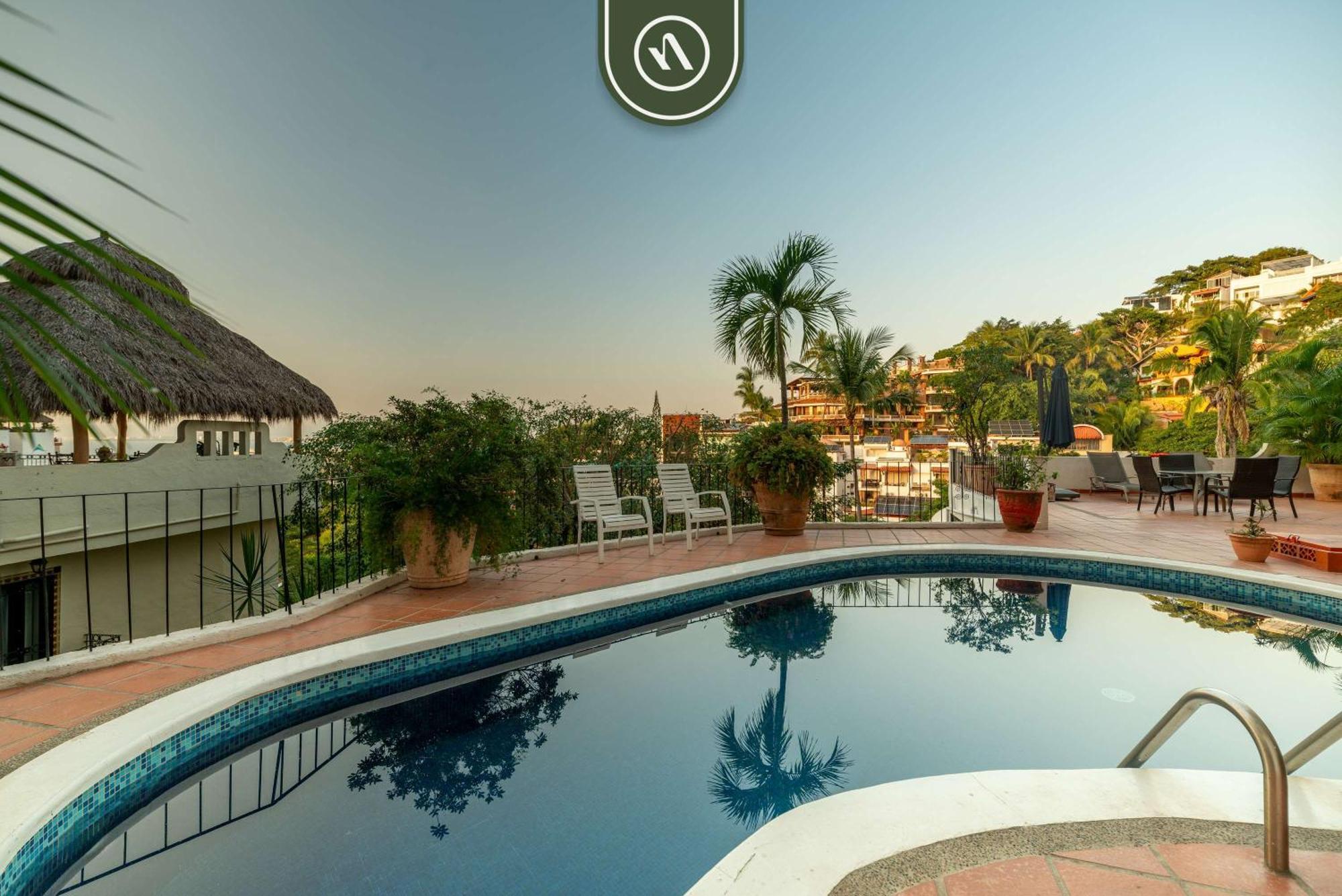 Two Story With Amazing Ocean-sunset Views Apartamento