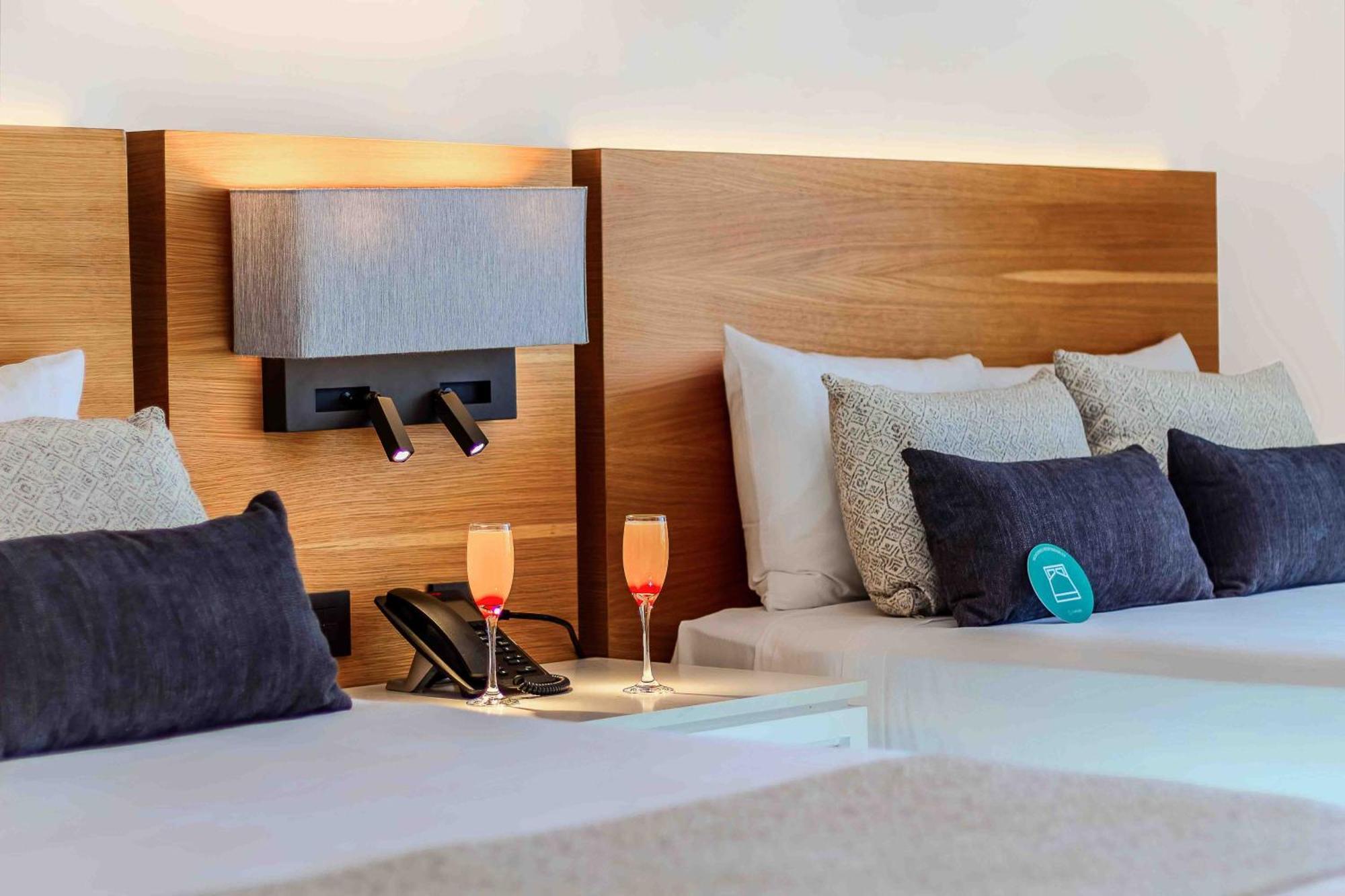 Sunset Plaza Resort 5*