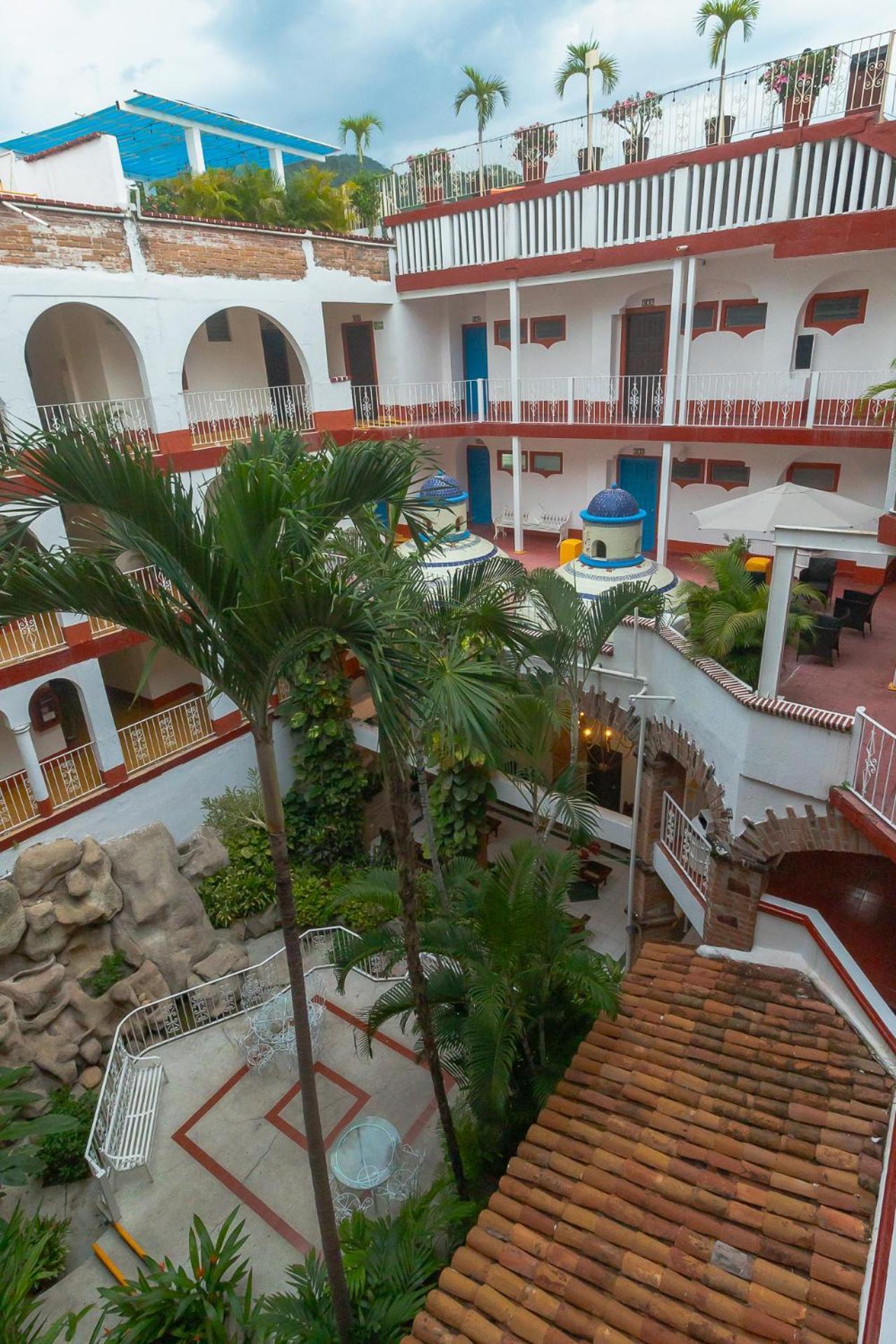 Encino Malecon Centro 3*