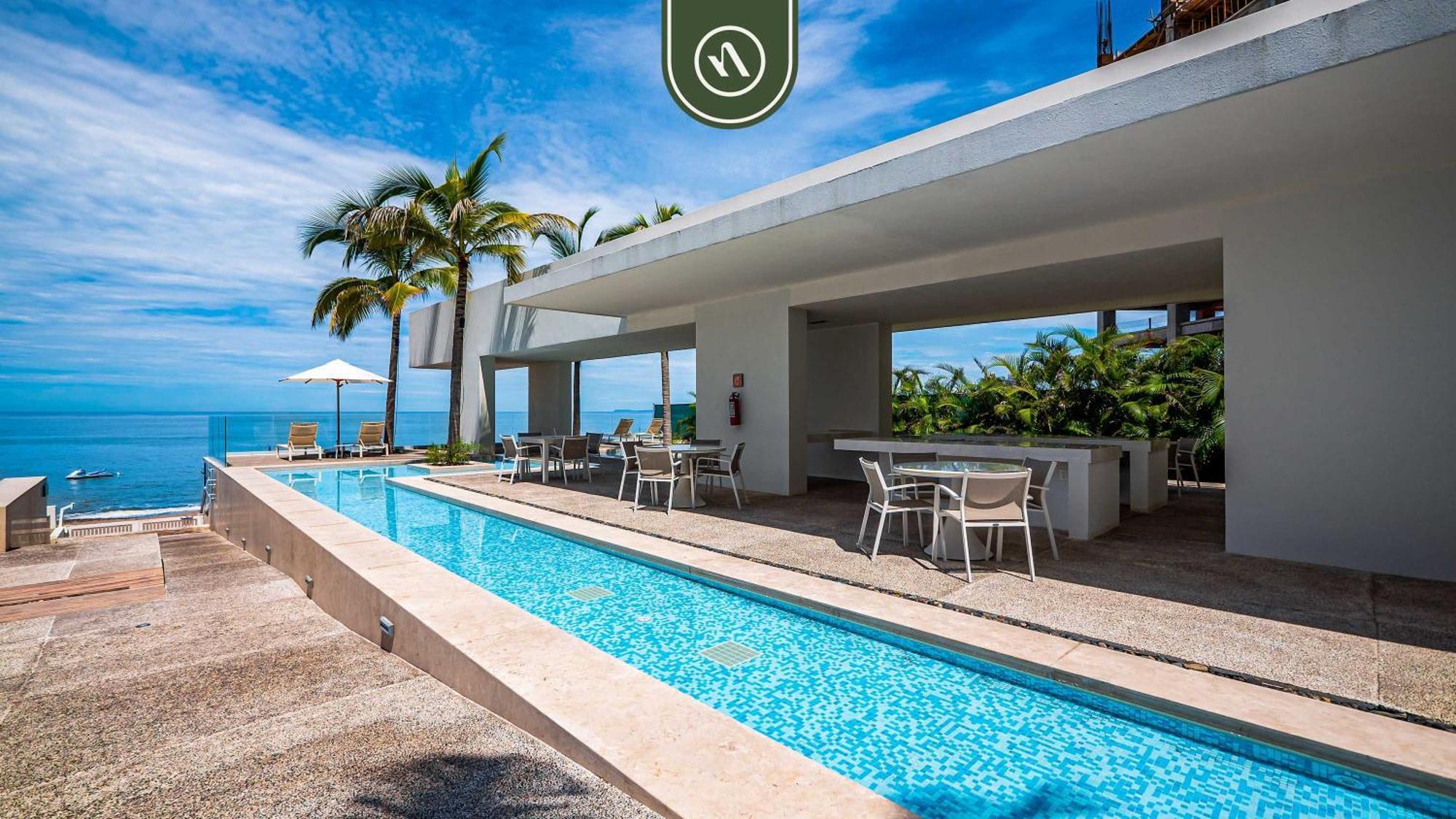 Amazing With Ocean View - King Bed Apartment