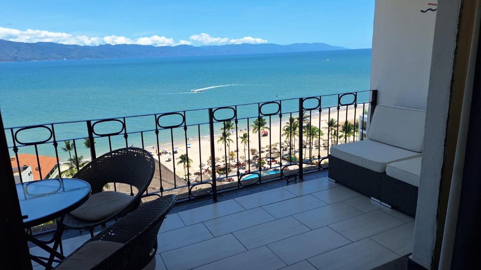 Aparthotel Frente Al Mar *