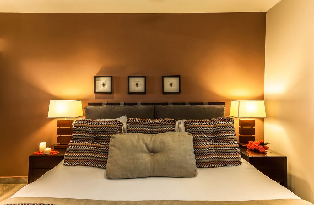Pinnacle 220 Hotel 4*