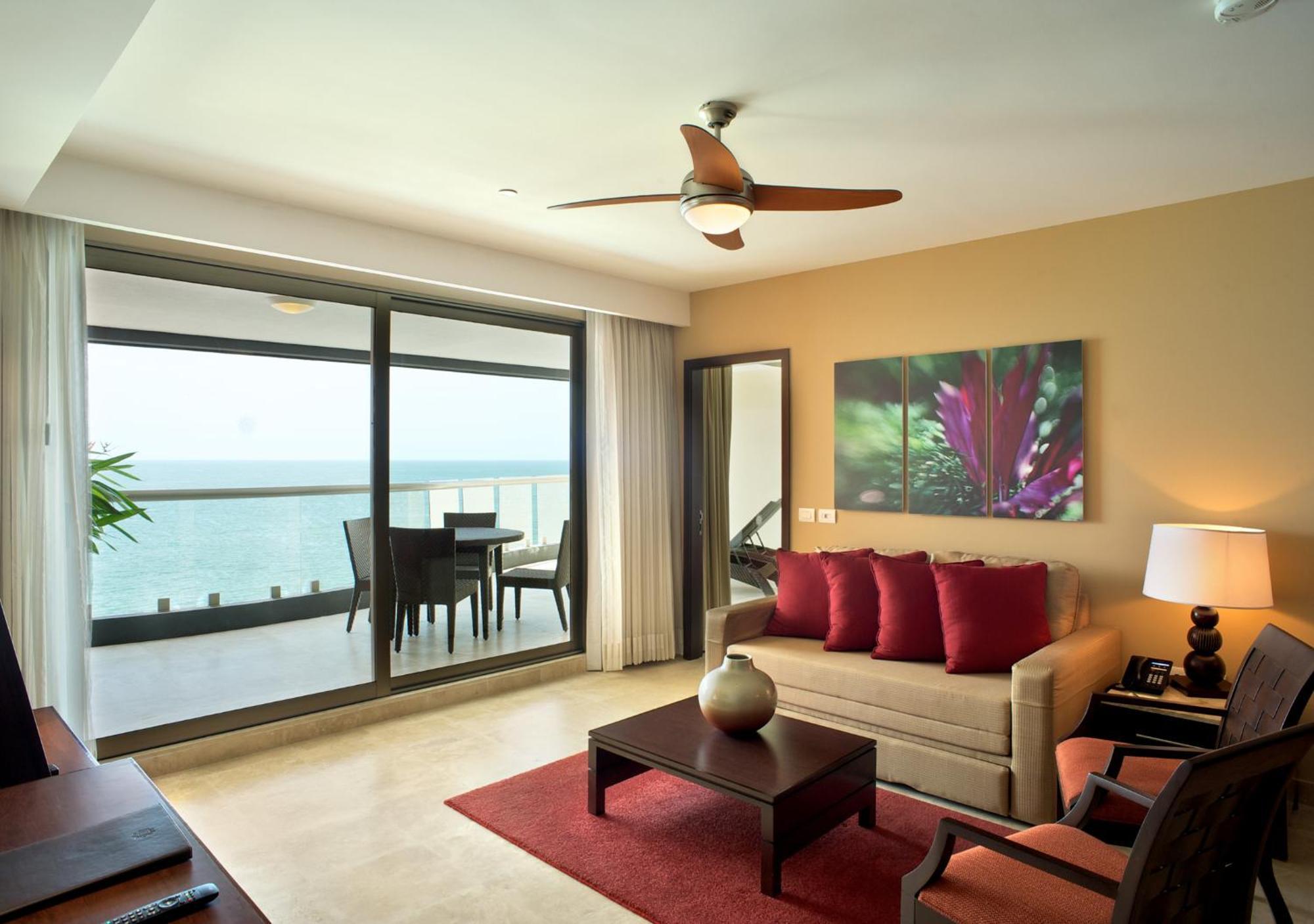 Sunset Plaza Resort 5*