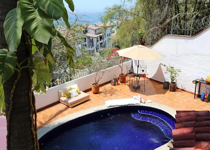 La Villa Del Sol - Pool & Spa And Staff