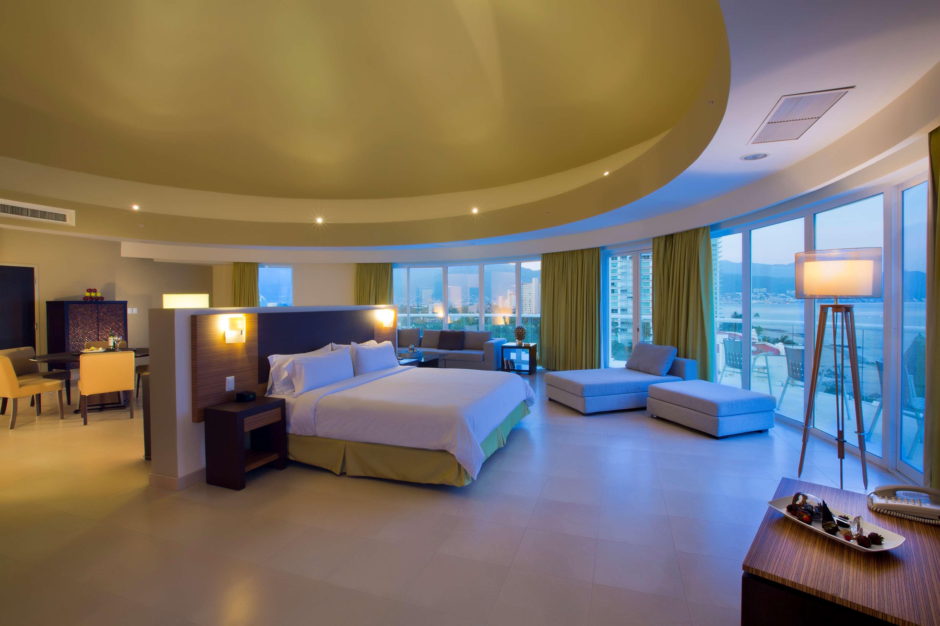 Krystal Grand Puerto Vallarta