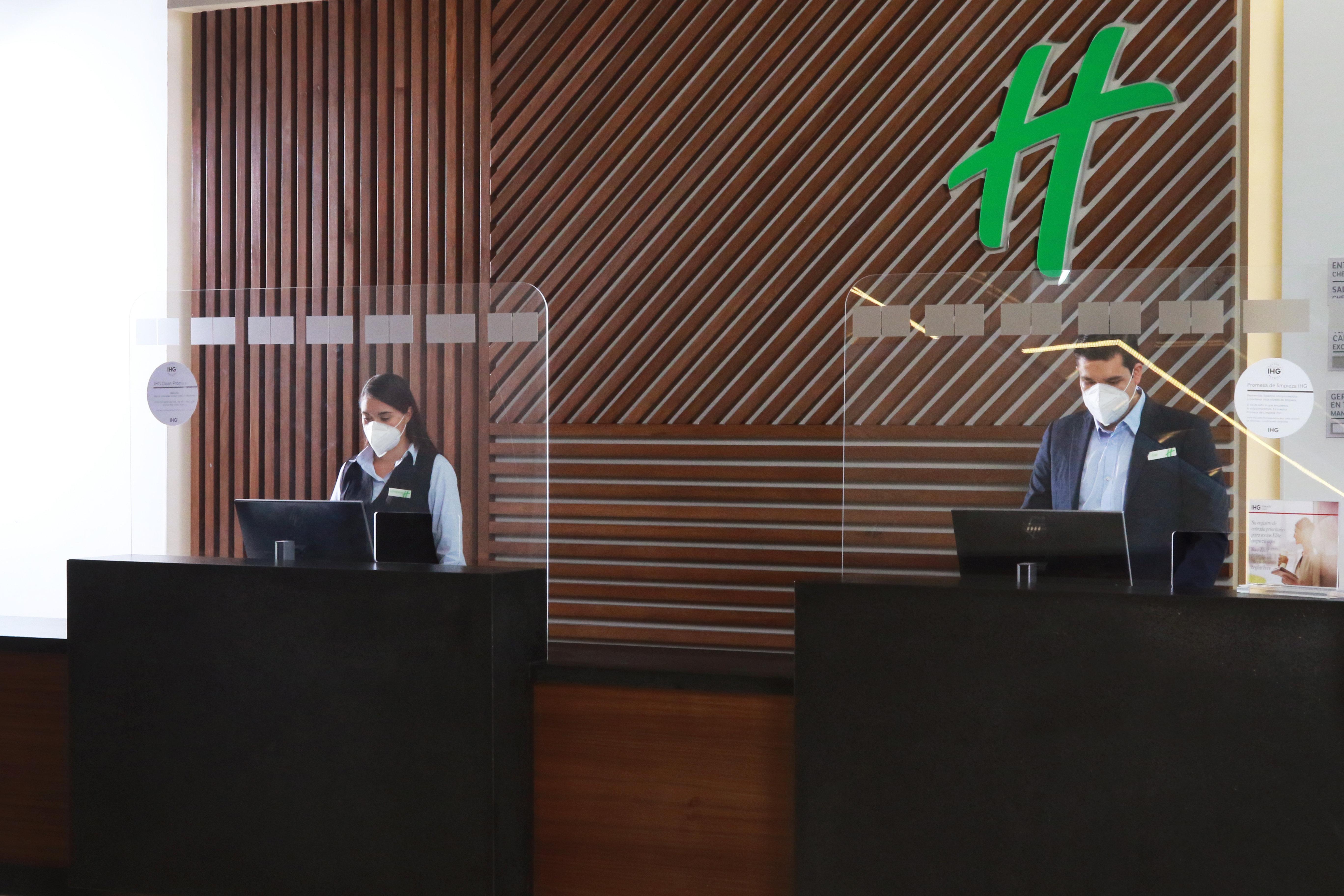 Hotel Inn&suites - Marina&golf, An Ihg Puerto Vallarta
