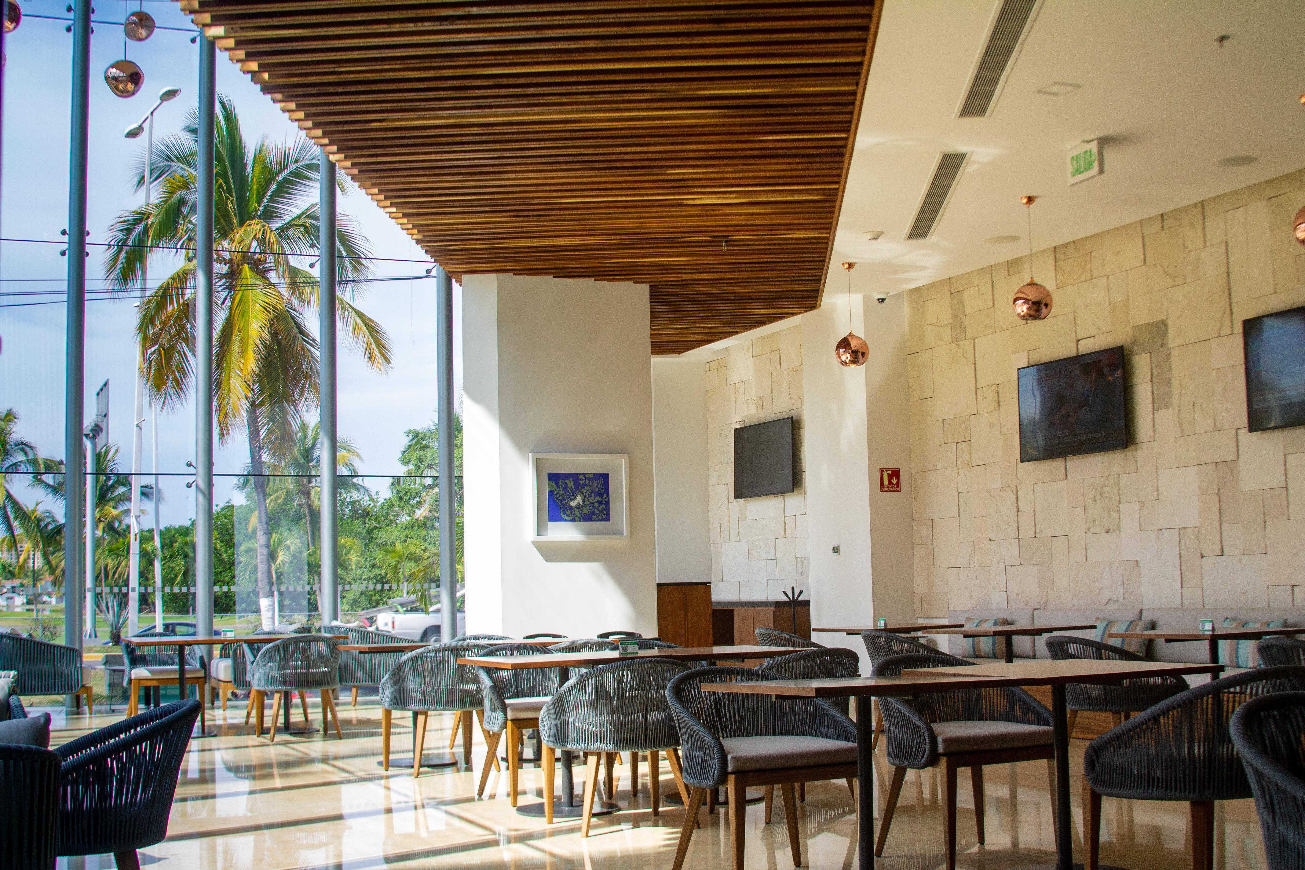 Inn&suites - Marina&golf, An Ihg Hotel