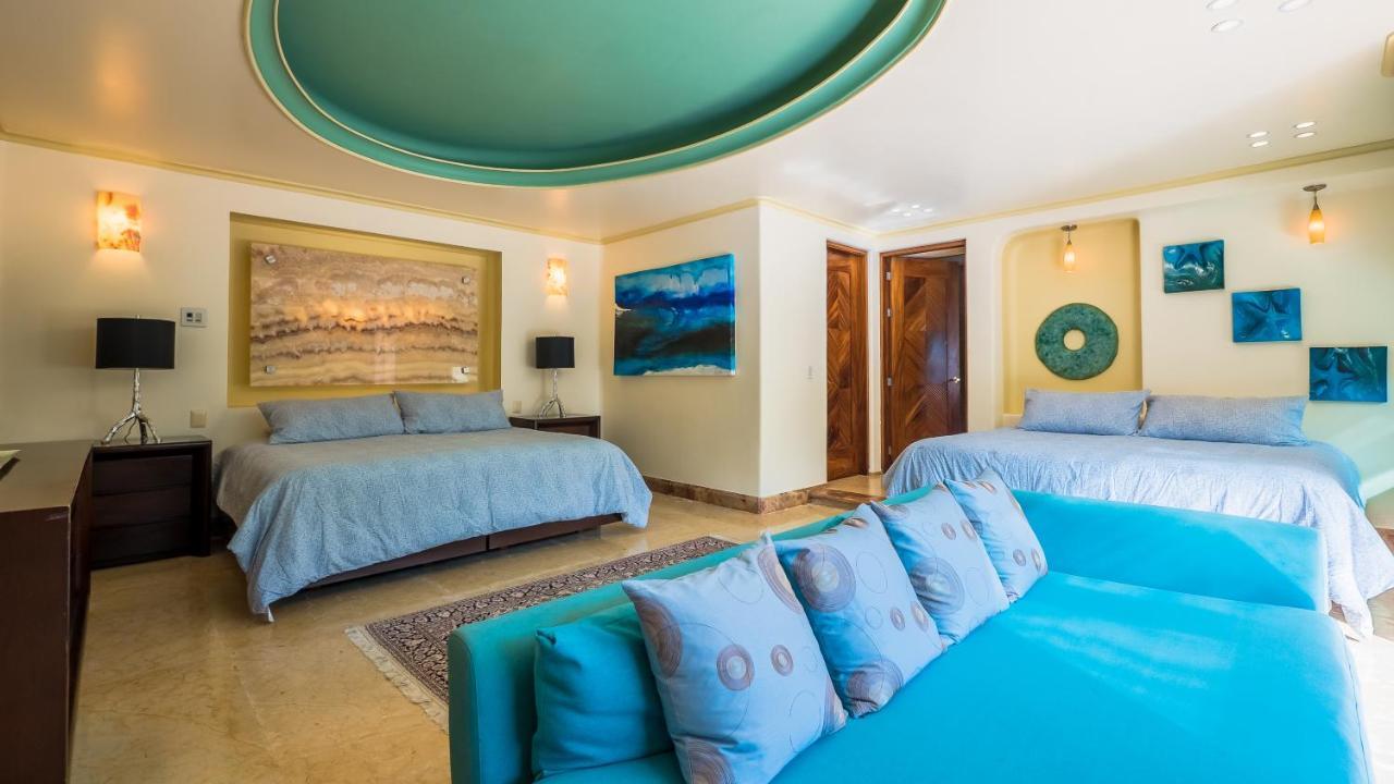 Luna With Two King Size Beds, With Walk Out Terrace Overlooking The Puerto Vallarta