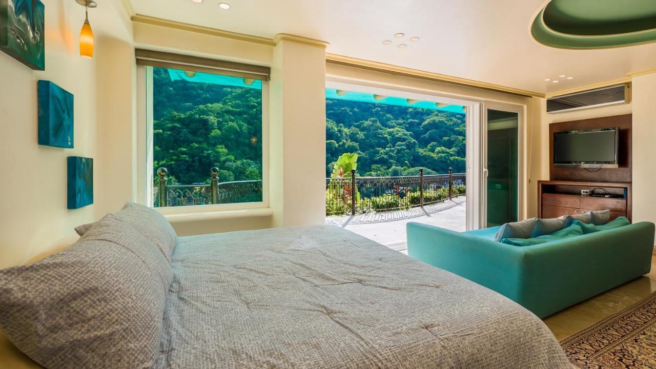 Luna With Two King Size Beds, With Walk Out Terrace Overlooking The Guest house Puerto Vallarta