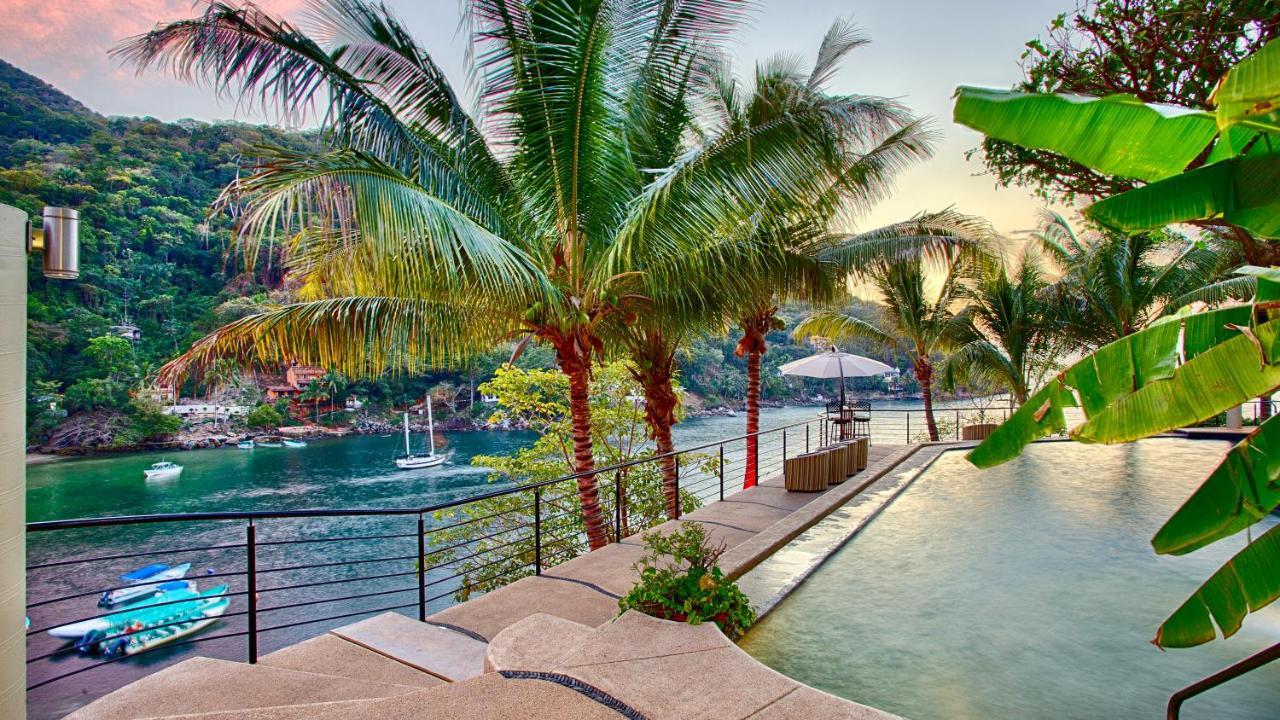 Guest house Luna With Two King Size Beds, With Walk Out Terrace Overlooking The