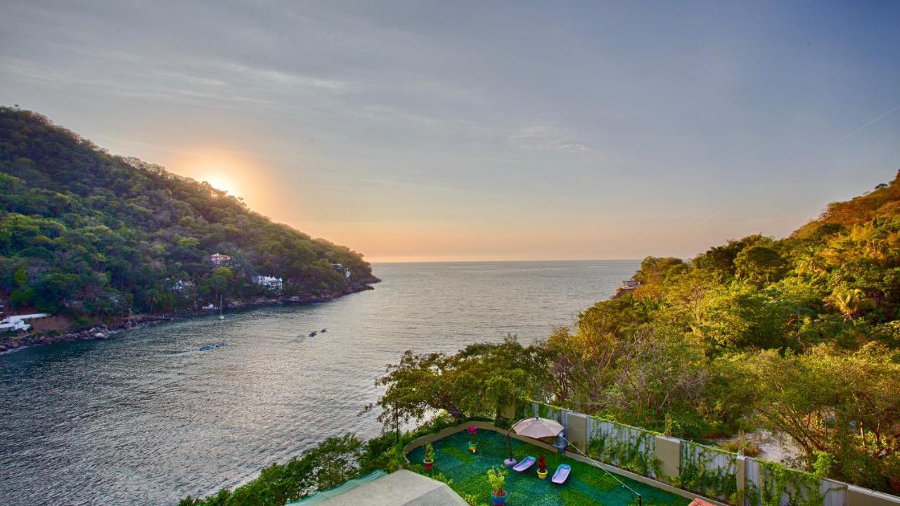Luna With Two King Size Beds, With Walk Out Terrace Overlooking The Guest house *