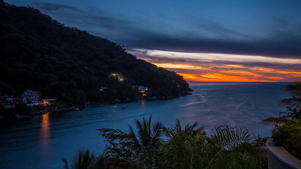 Luna With Two King Size Beds, With Walk Out Terrace Overlooking The Puerto Vallarta