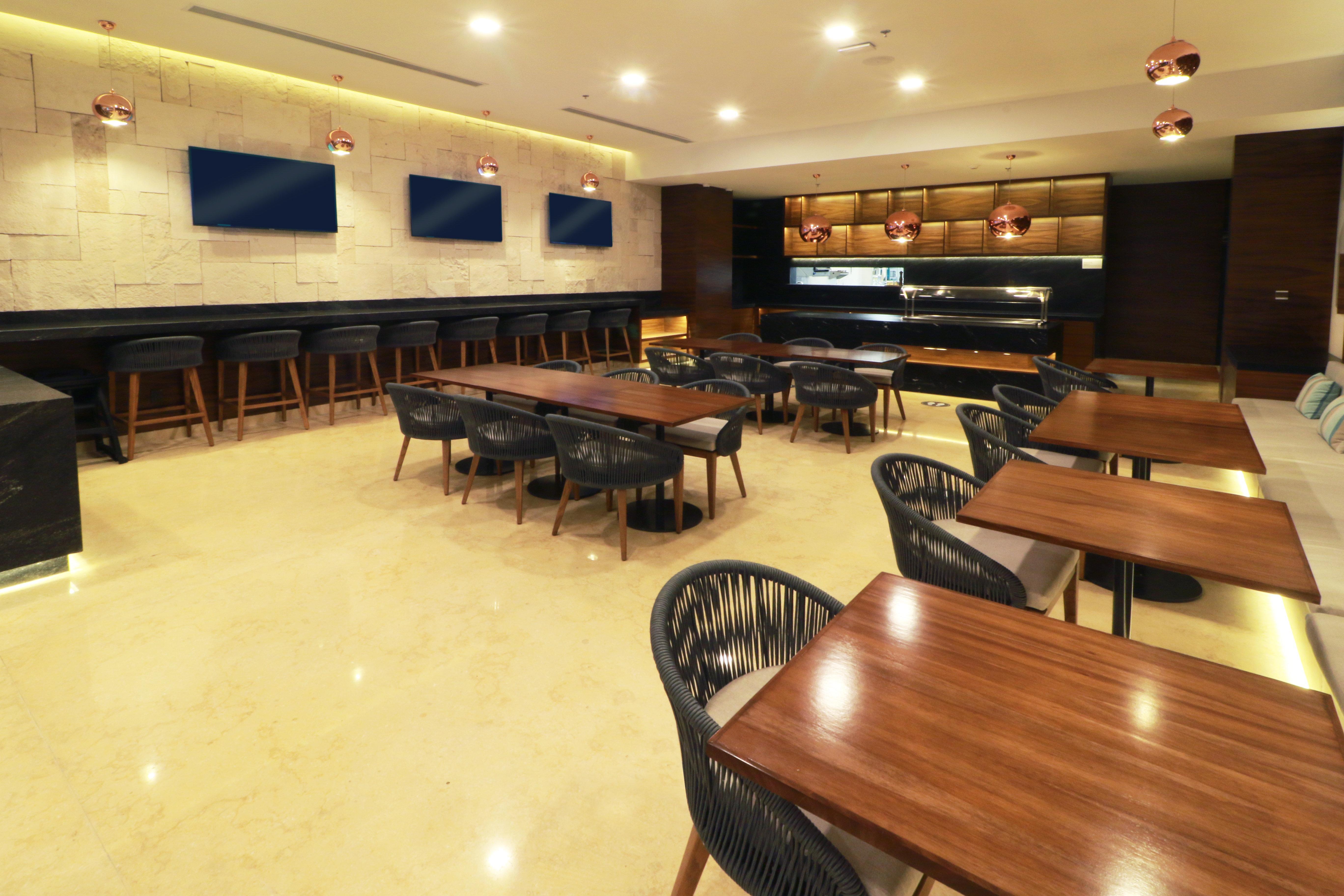 Hotel Inn&suites - Marina&golf, An Ihg 3*