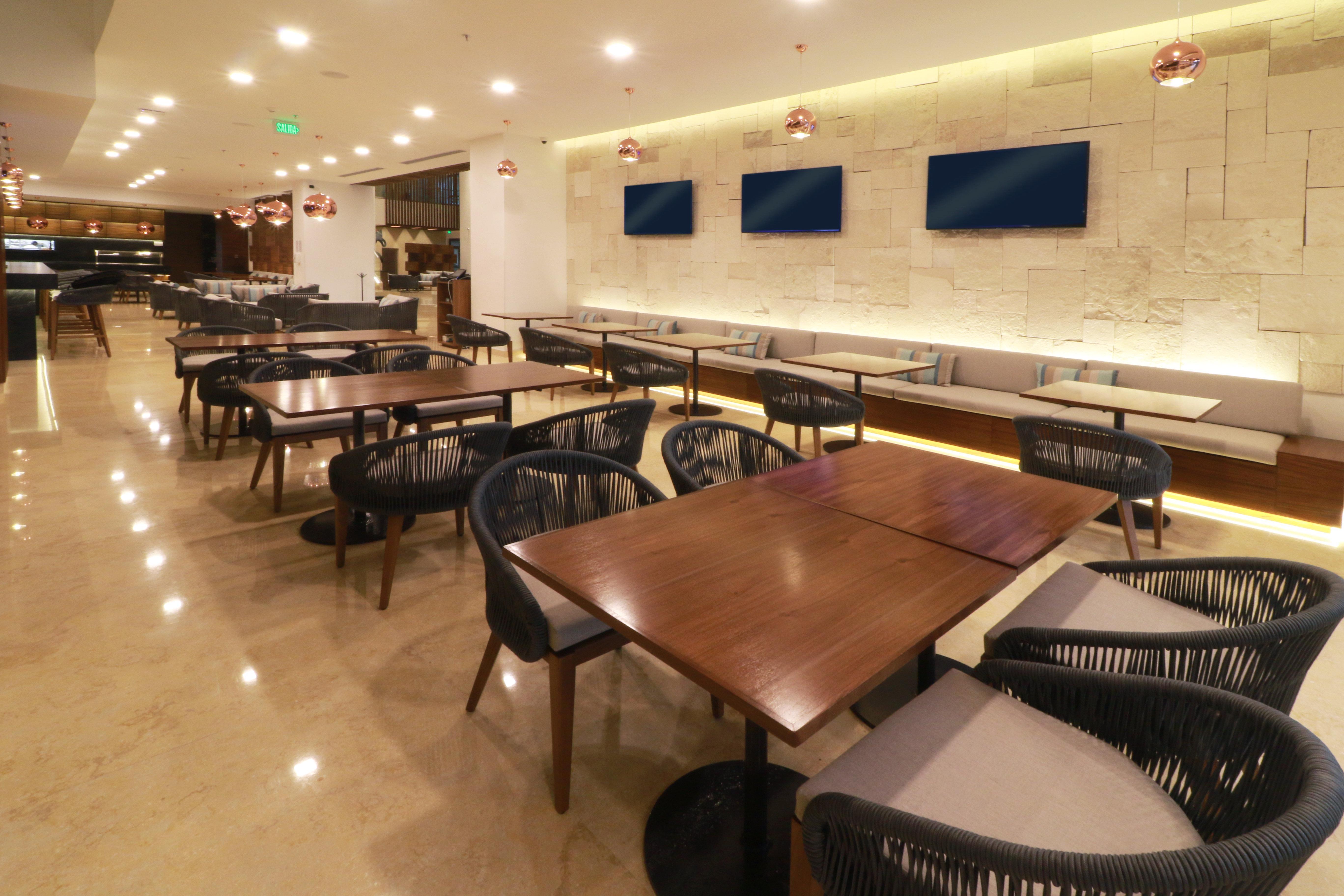 Hotel Inn&suites - Marina&golf, An Ihg 3*