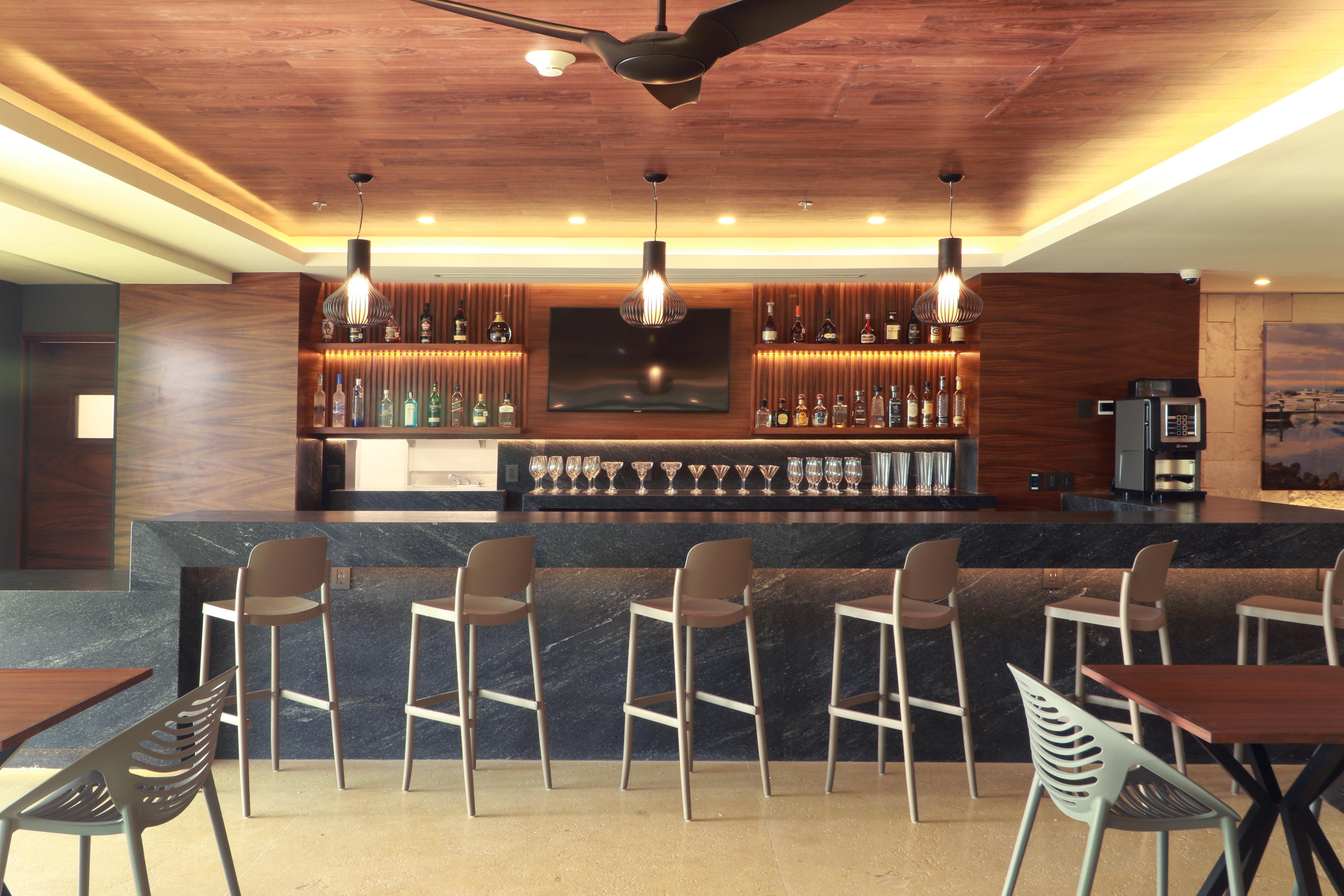 Hotel Inn&suites - Marina&golf, An Ihg Puerto Vallarta