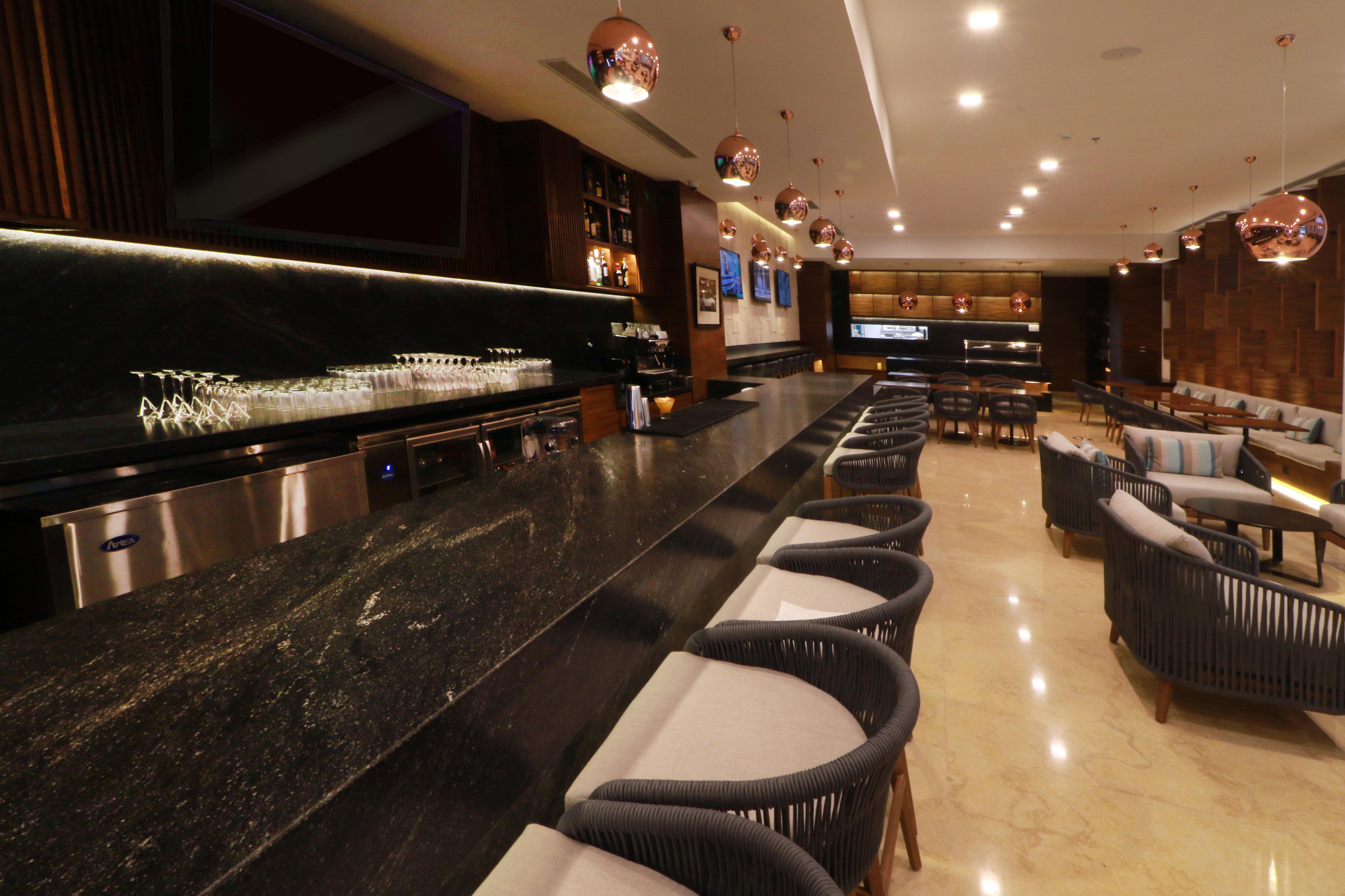 Hotel Inn&suites - Marina&golf, An Ihg Puerto Vallarta
