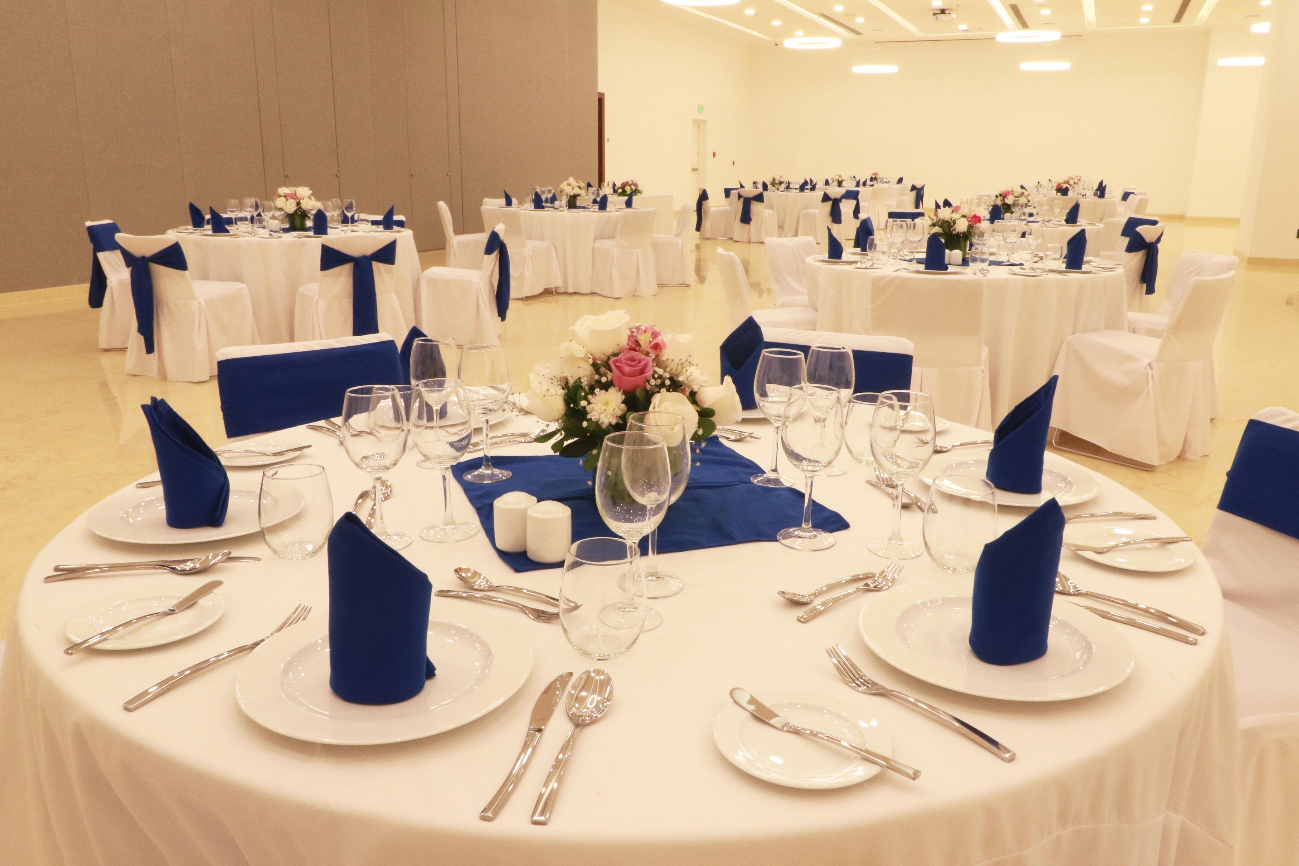 Inn&suites - Marina&golf, An Ihg Hotel
