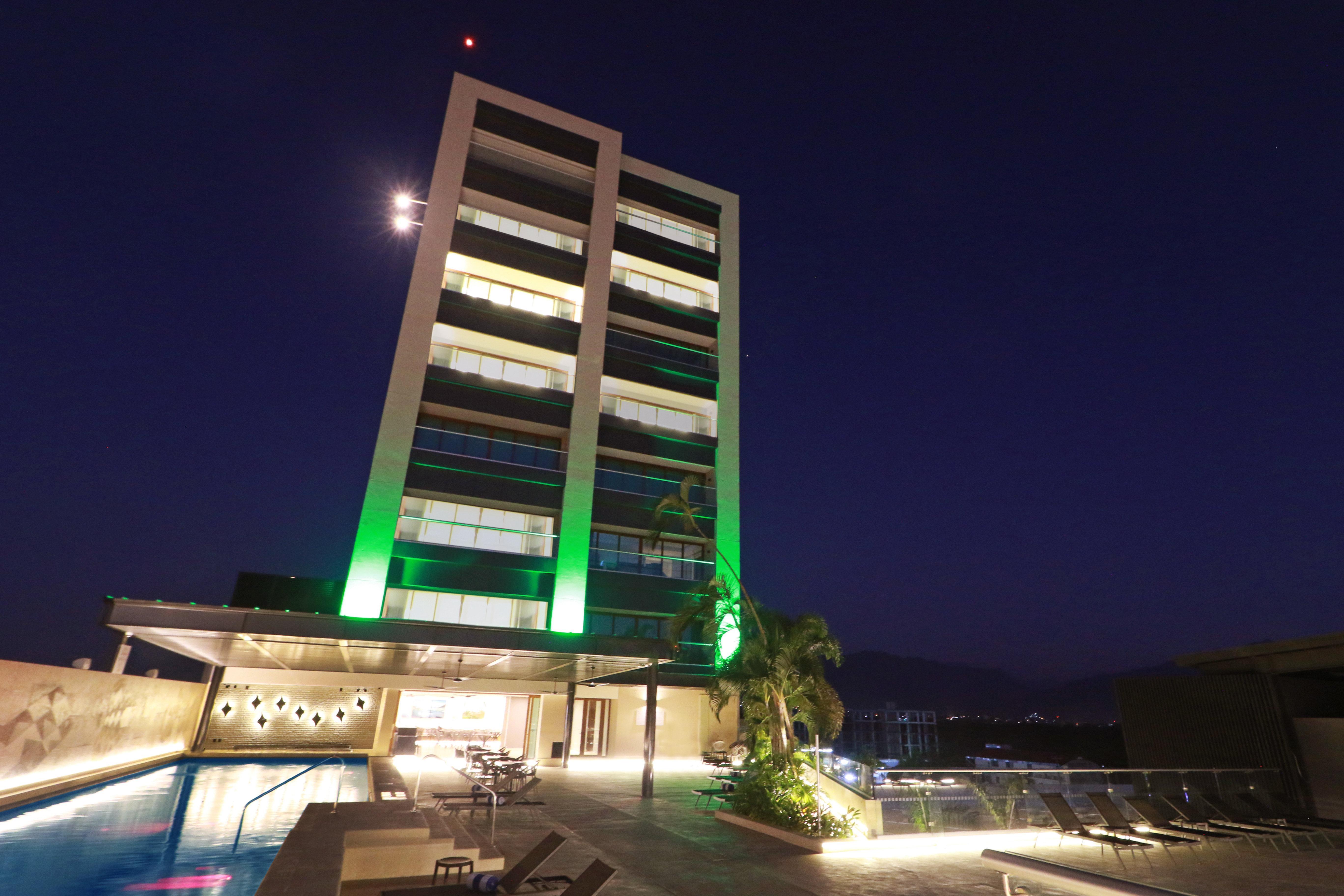 Inn&suites - Marina&golf, An Ihg Hotel