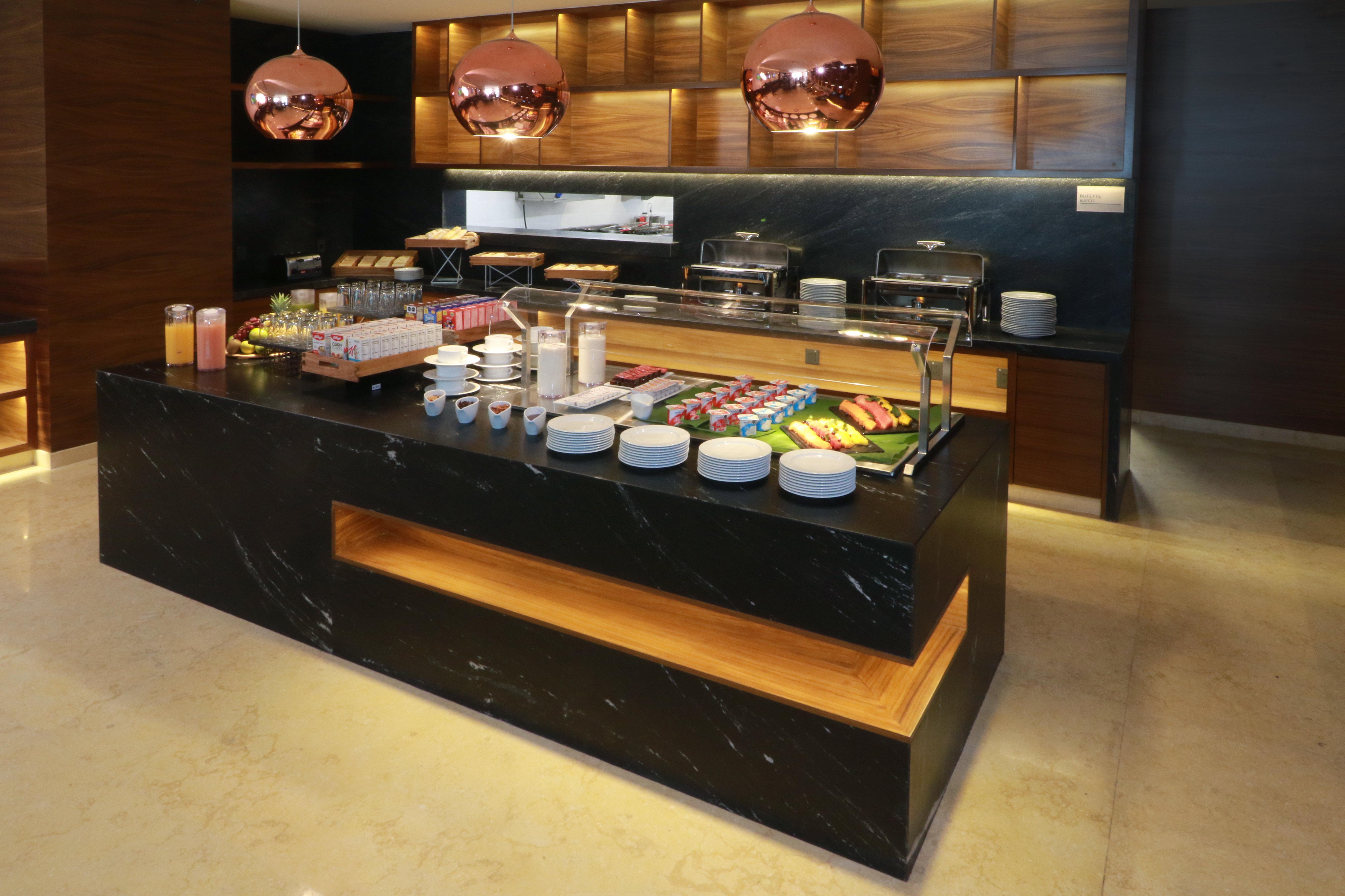 Hotel Inn&suites - Marina&golf, An Ihg 3*