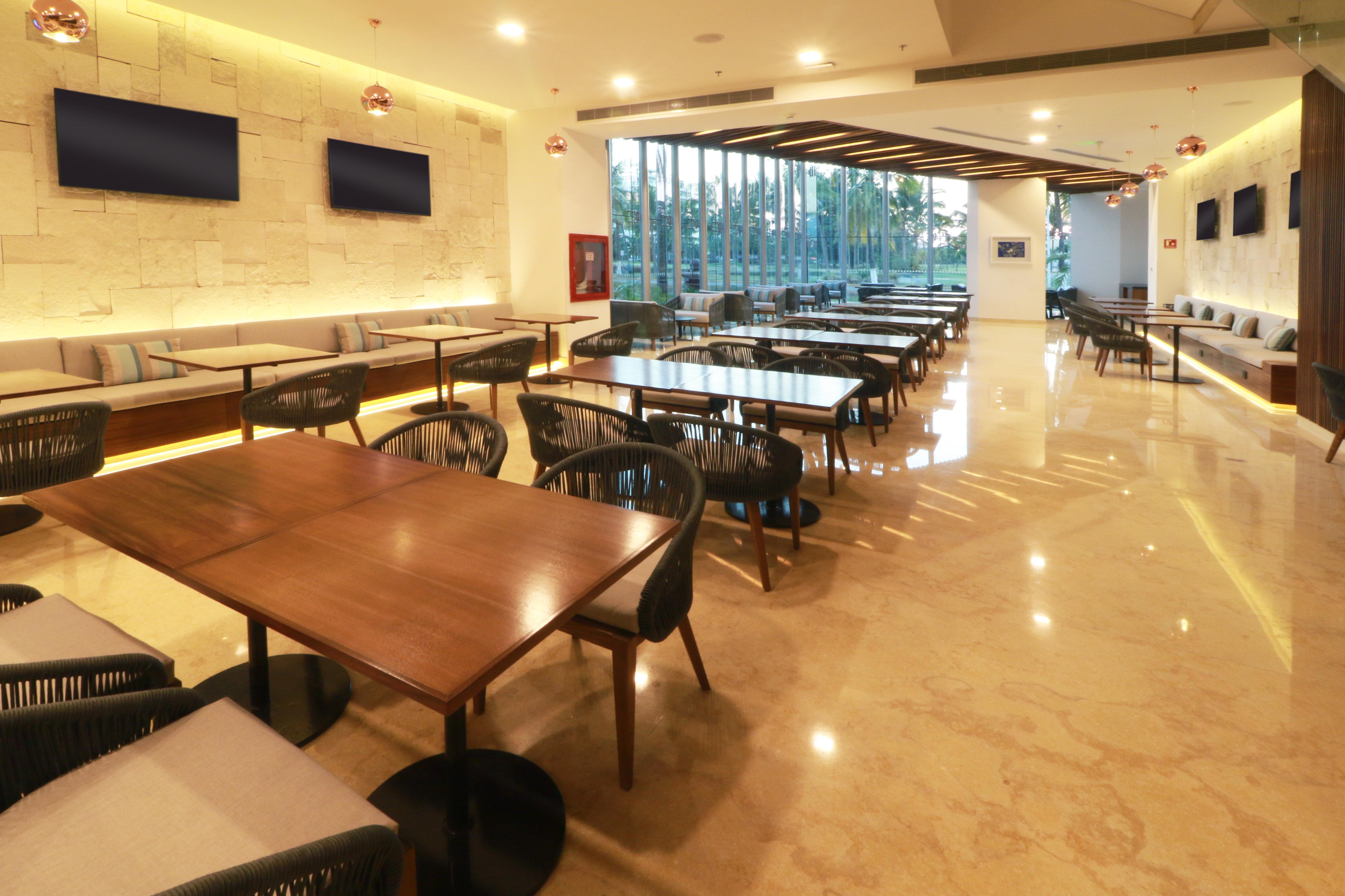 Inn&suites - Marina&golf, An Ihg 3*