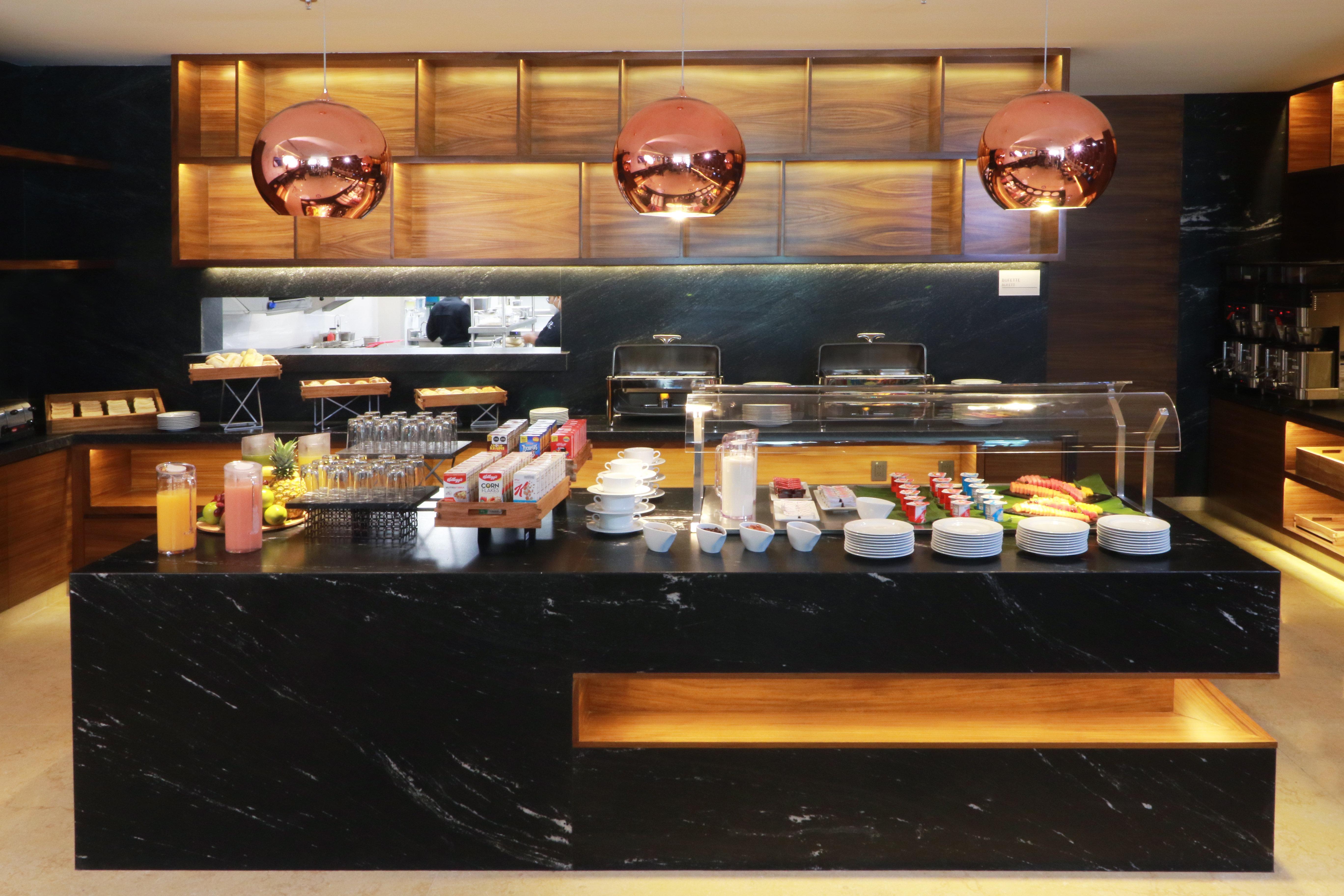 Hotel Inn&suites - Marina&golf, An Ihg Puerto Vallarta