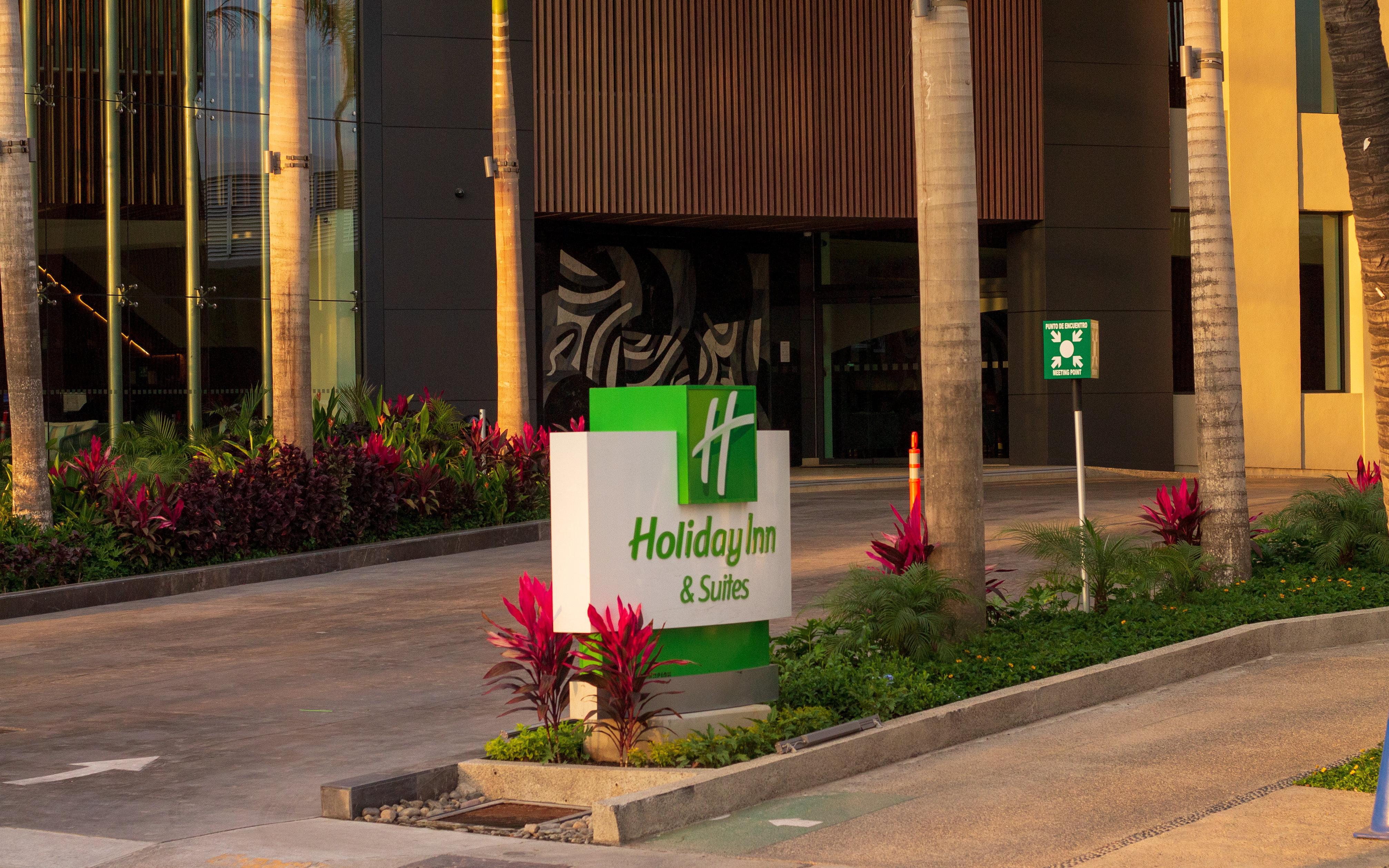 Hotel Inn&suites - Marina&golf, An Ihg Puerto Vallarta