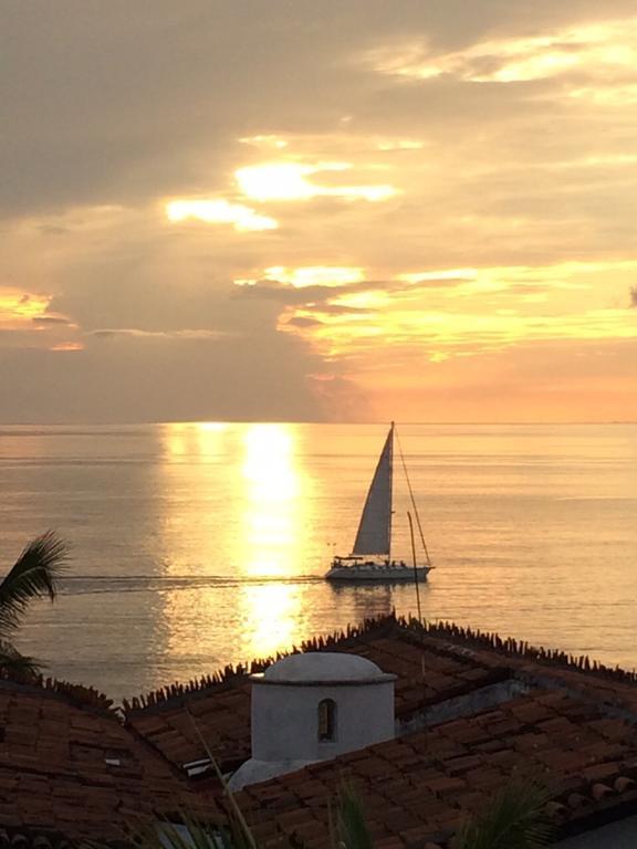 & Suites Malecon Sunset 3*