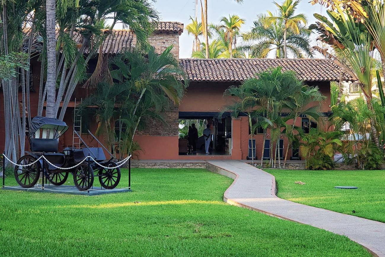 Tules King Hotel