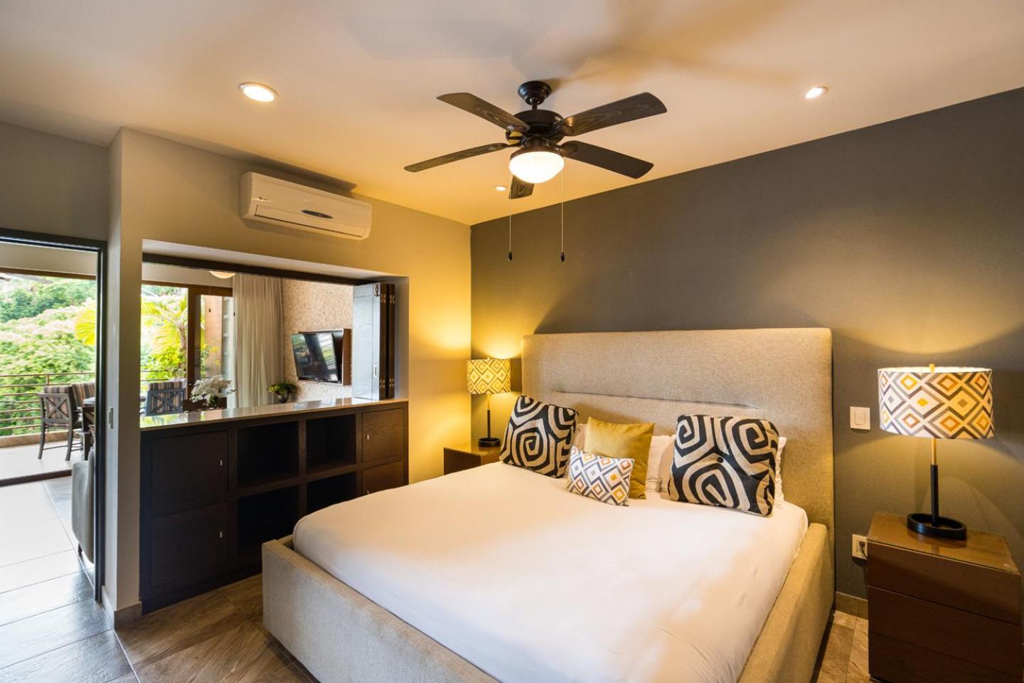 Hotel Pinnacle 220