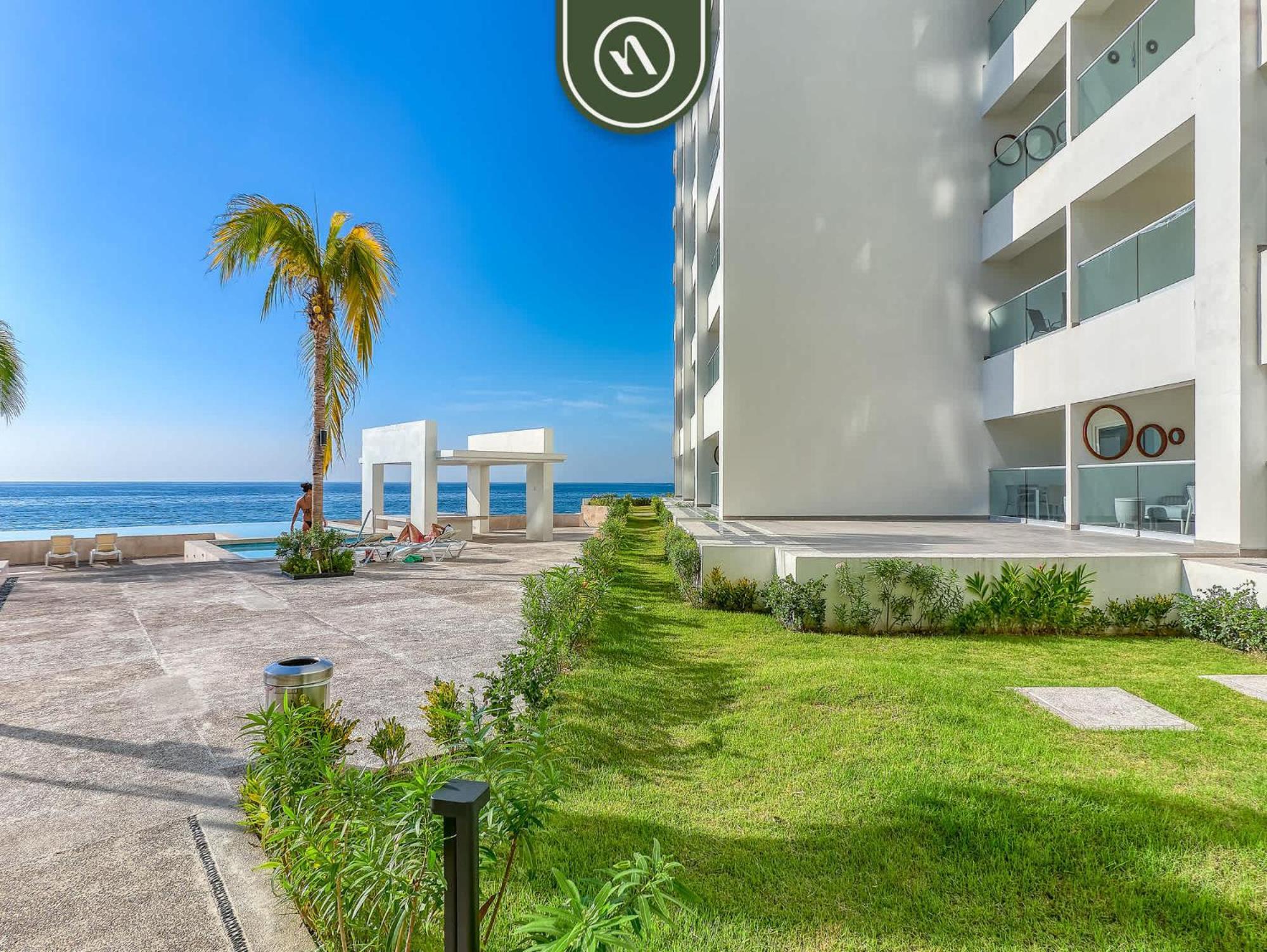 Luxury 4 Bedroom Right Next To The - Pools Apartment