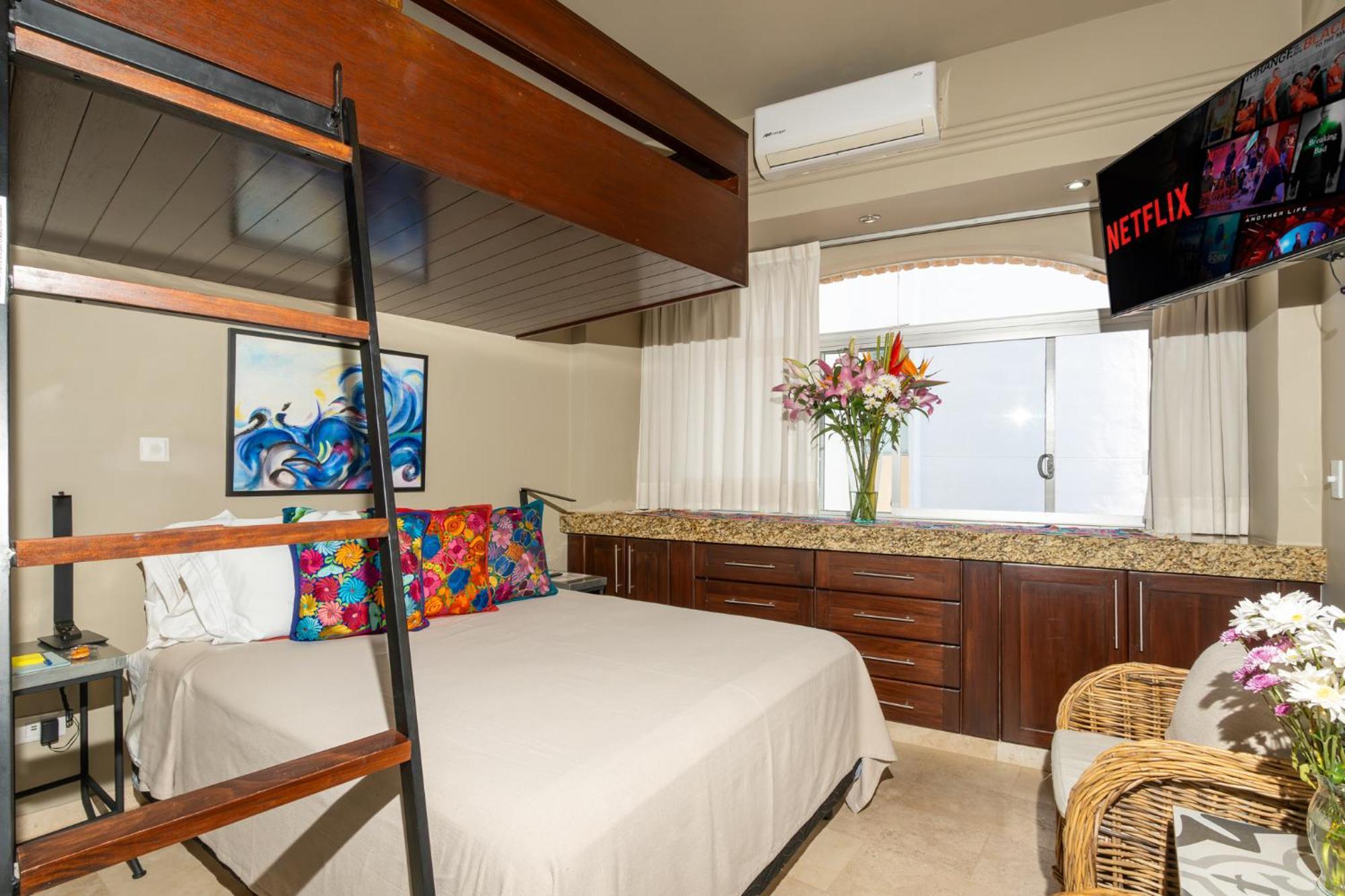Apartamento Ocean Front Penthouse Newly Renovated, Sleeps 6, Casa Agua, Girasol *