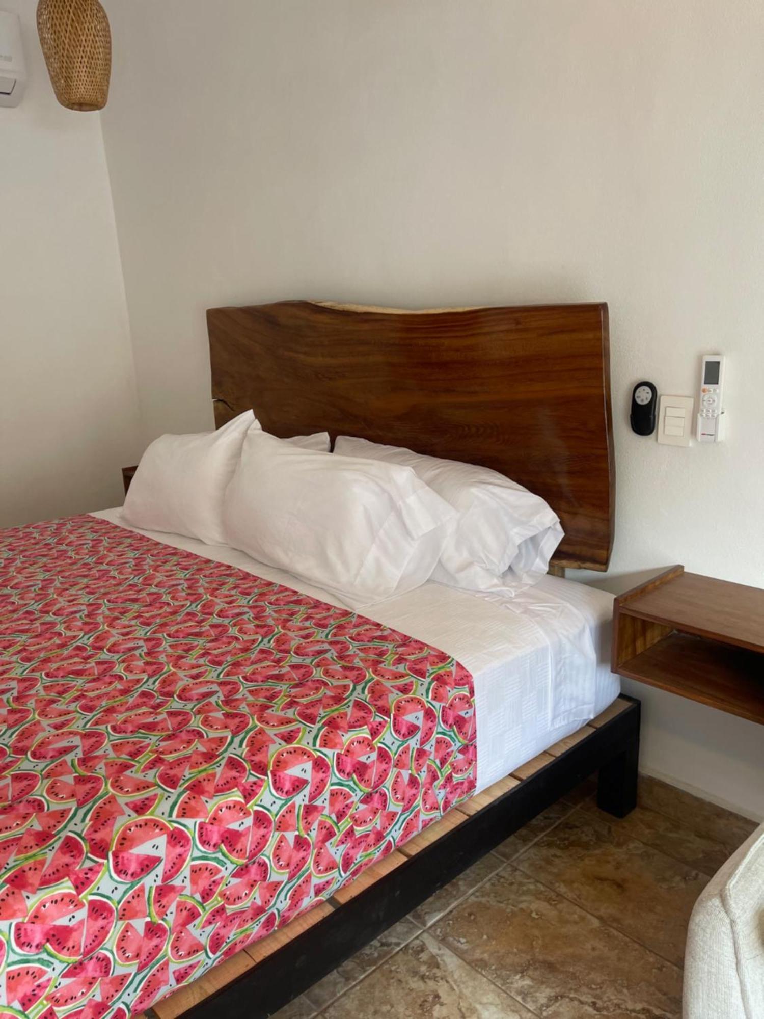 Apartment Spanish Moon Pv