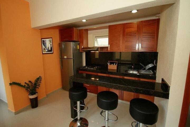 & Suites Malecon Sunset Apartahotel