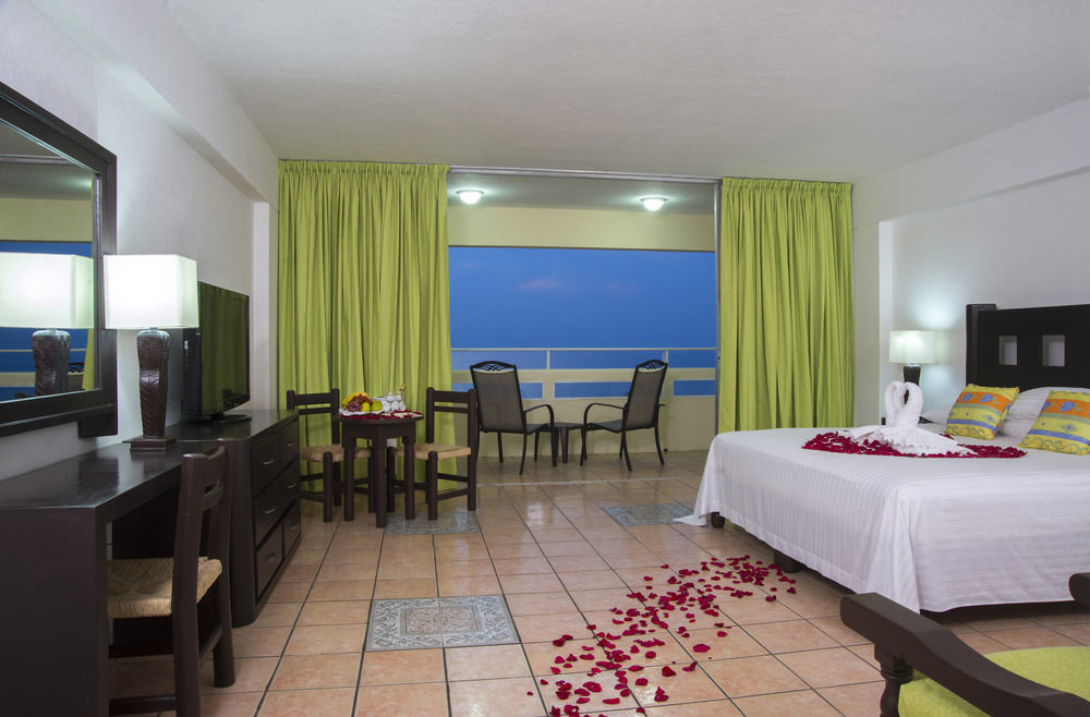 Delfin Hotel 3*