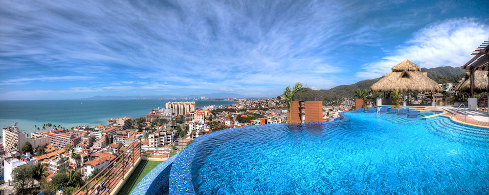 Pinnacle 220 Hotel 4*